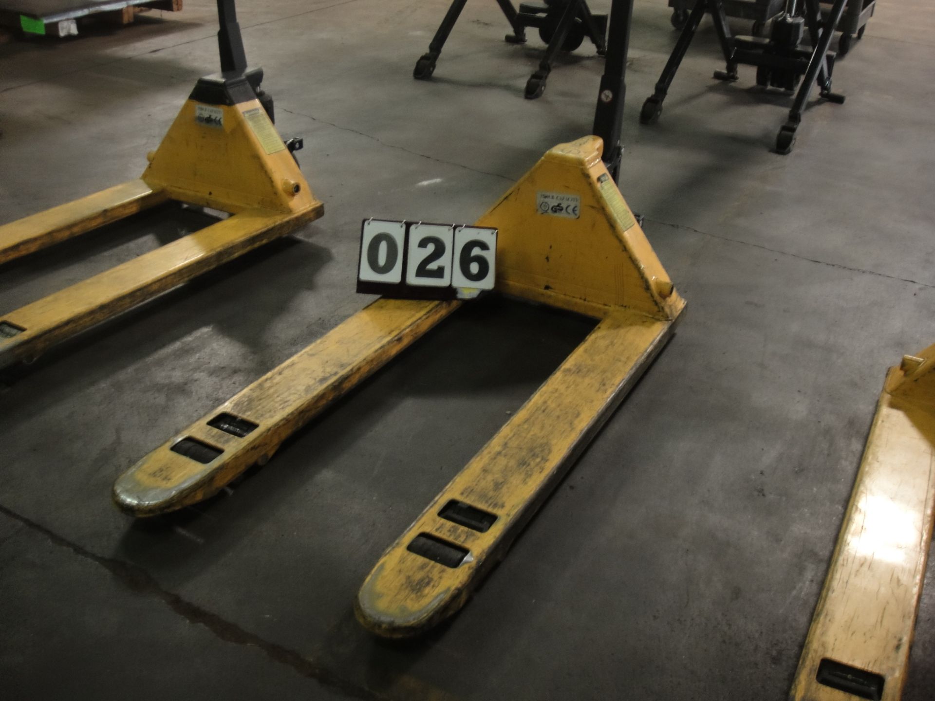 PALLET JACK, U-LINE 5,000 LB. CAP. MDL. H1043