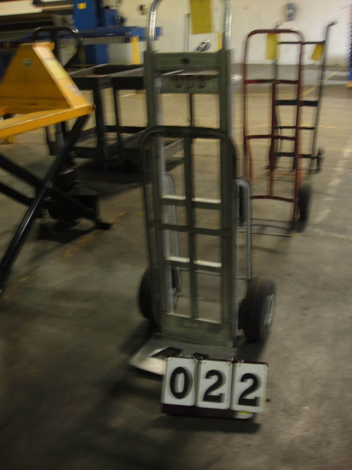 2-WHEEL HAND TRUCK