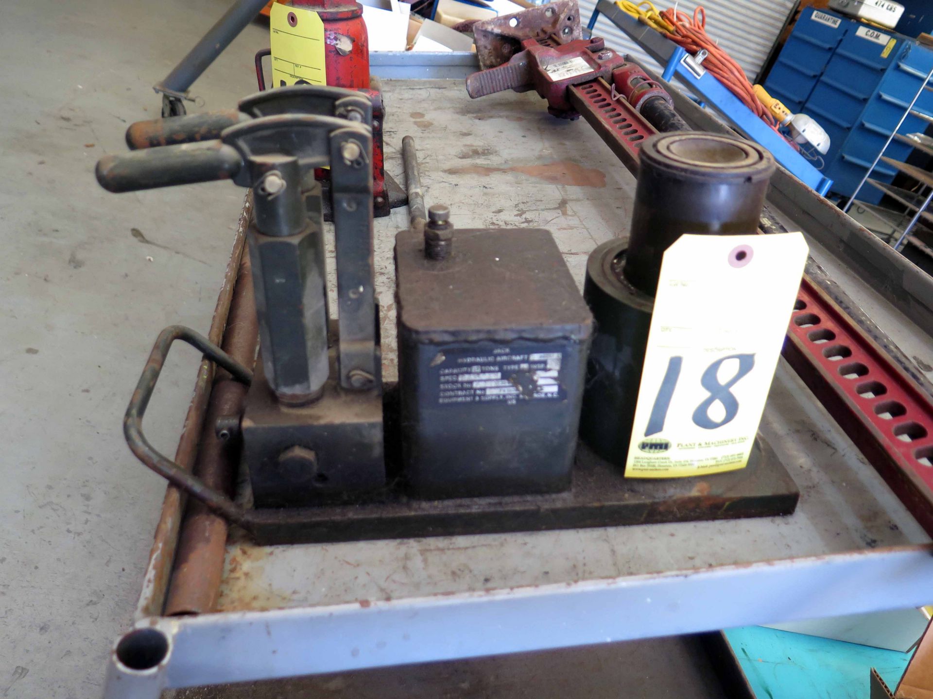 HYDRAULIC AIRCRAFT JACK, 15 T. CAP.