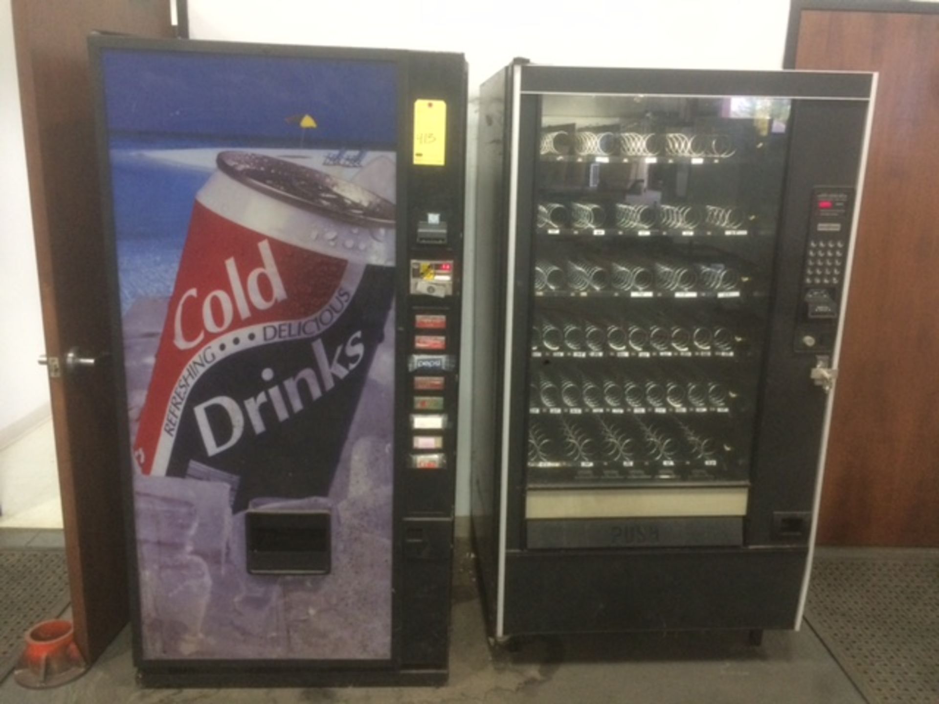 SODA & VENDING MACHINE