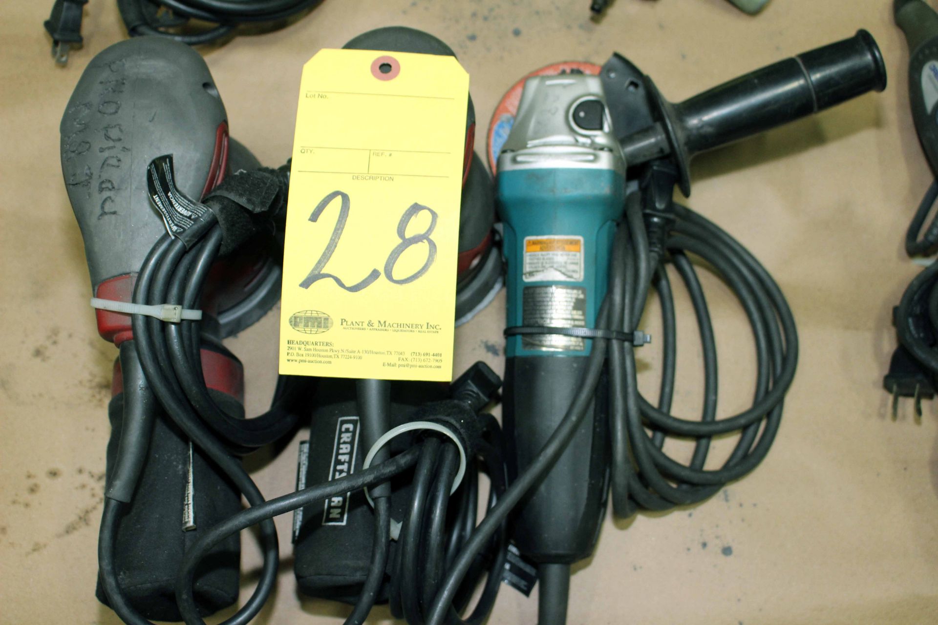 LOT OF HAND SANDERS & ANGLE GRINDER, 4-1/2"