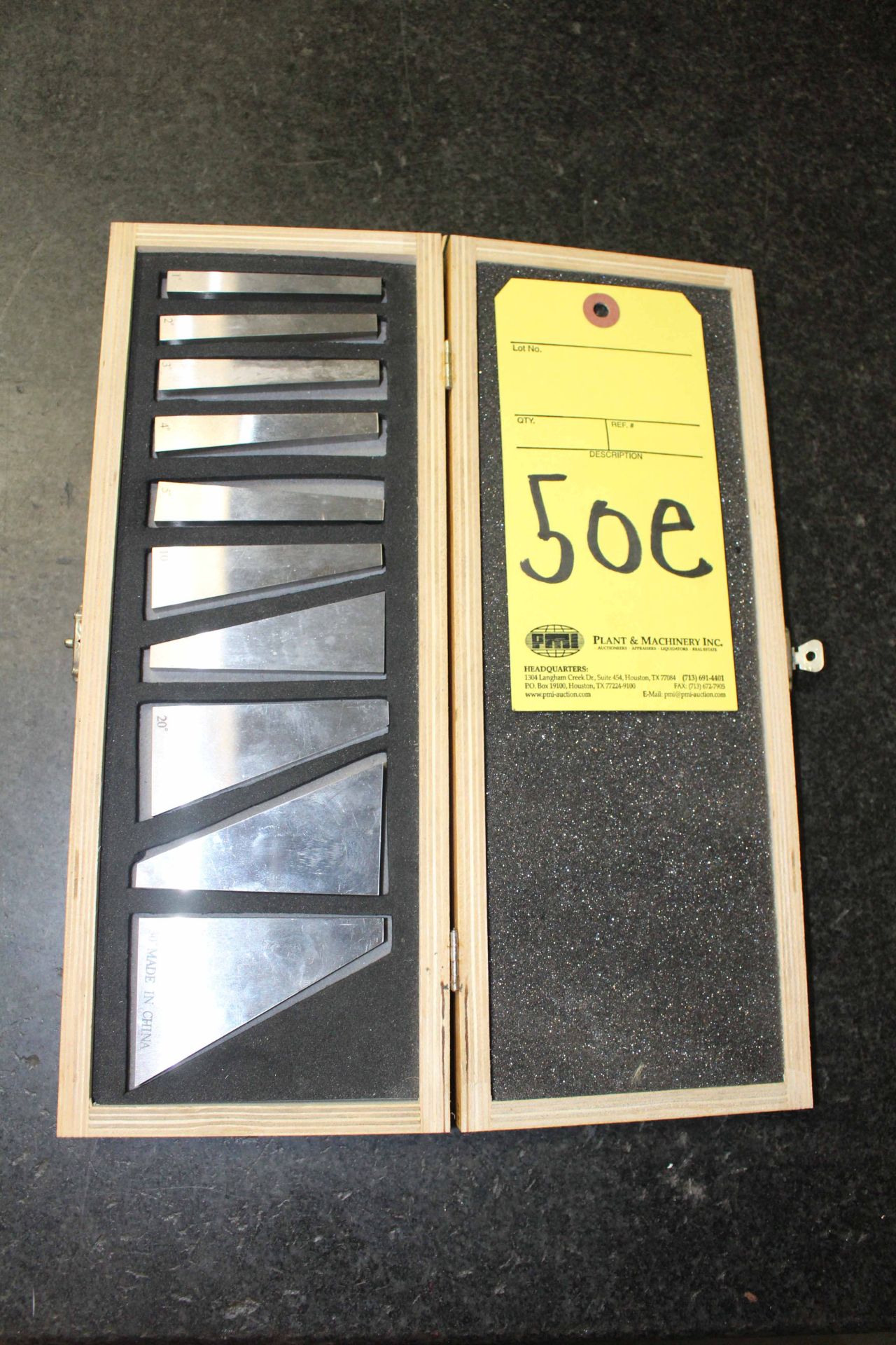 LOT OF ANGLE BLOCKS (one set)