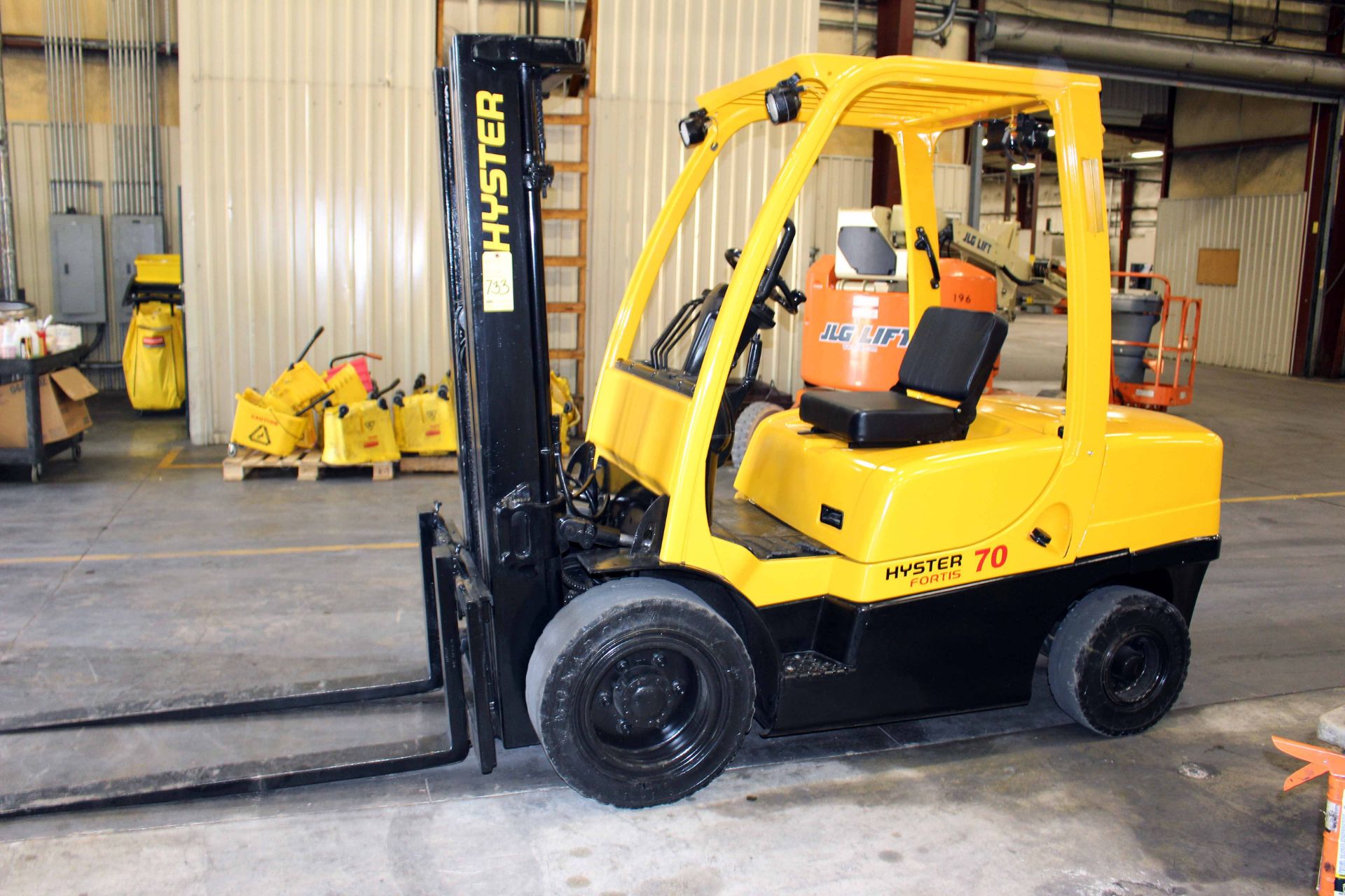 FORKLIFT, HYSTER 7,000 LB. CAP. MDL. H70FT, new 2010, gas, 88" triple stage mast, 181" lift ht.,