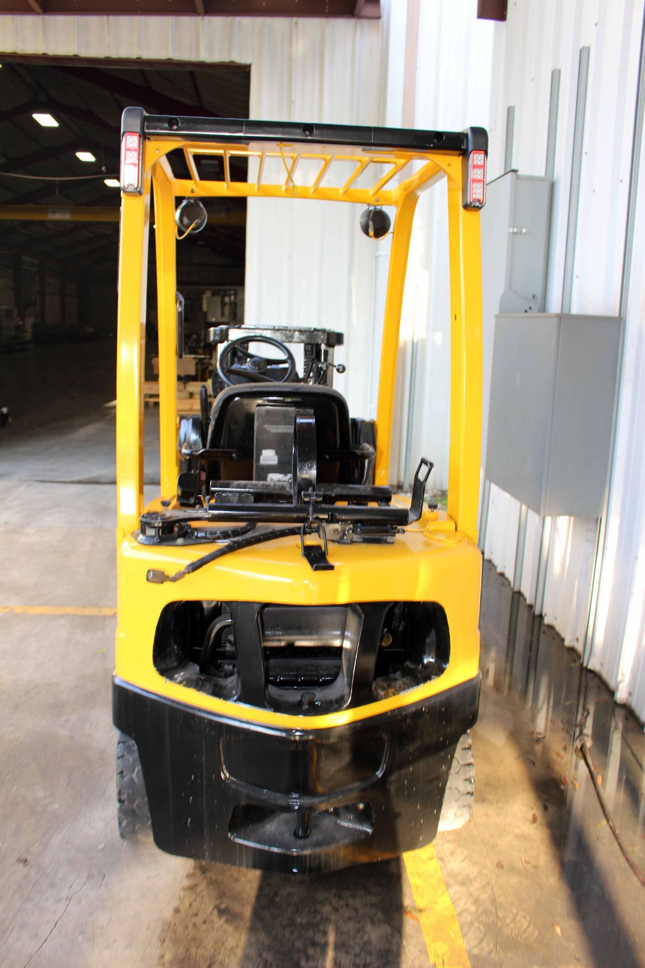 FORKLIFT, HYSTER 4,000 LB. CAP. MDL. H40FT, new 2006, LPG, 62" standard mast, 90" lift ht., pneu. - Image 4 of 4