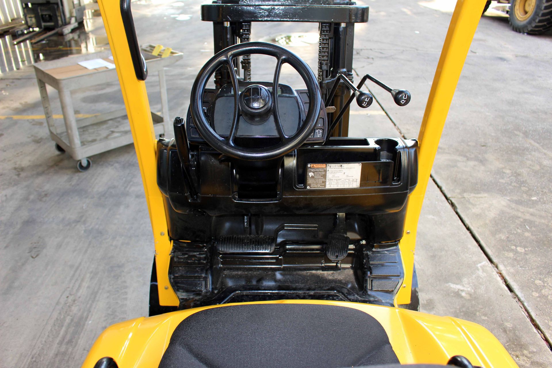 FORKLIFT, HYSTER 3,000 LB. CAP. MDL. H30FT, new 2006, LPG, standard mast, 90" lift ht., pneu. tires, - Image 3 of 4