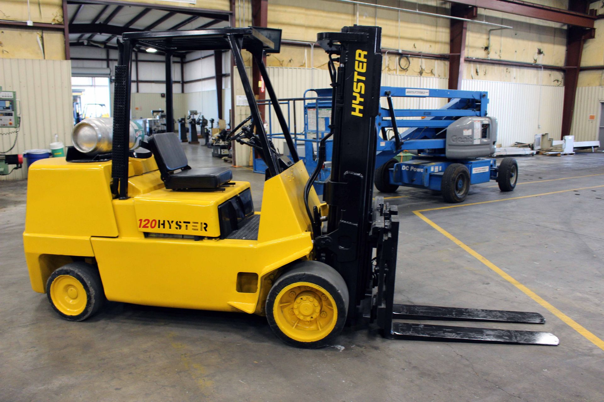FORKLIFT, HYSTER 12,000 LB. CAP. MDL. S120XL, new 1996, LPG, 83" triple stage mast, 182" lift ht., - Image 3 of 5