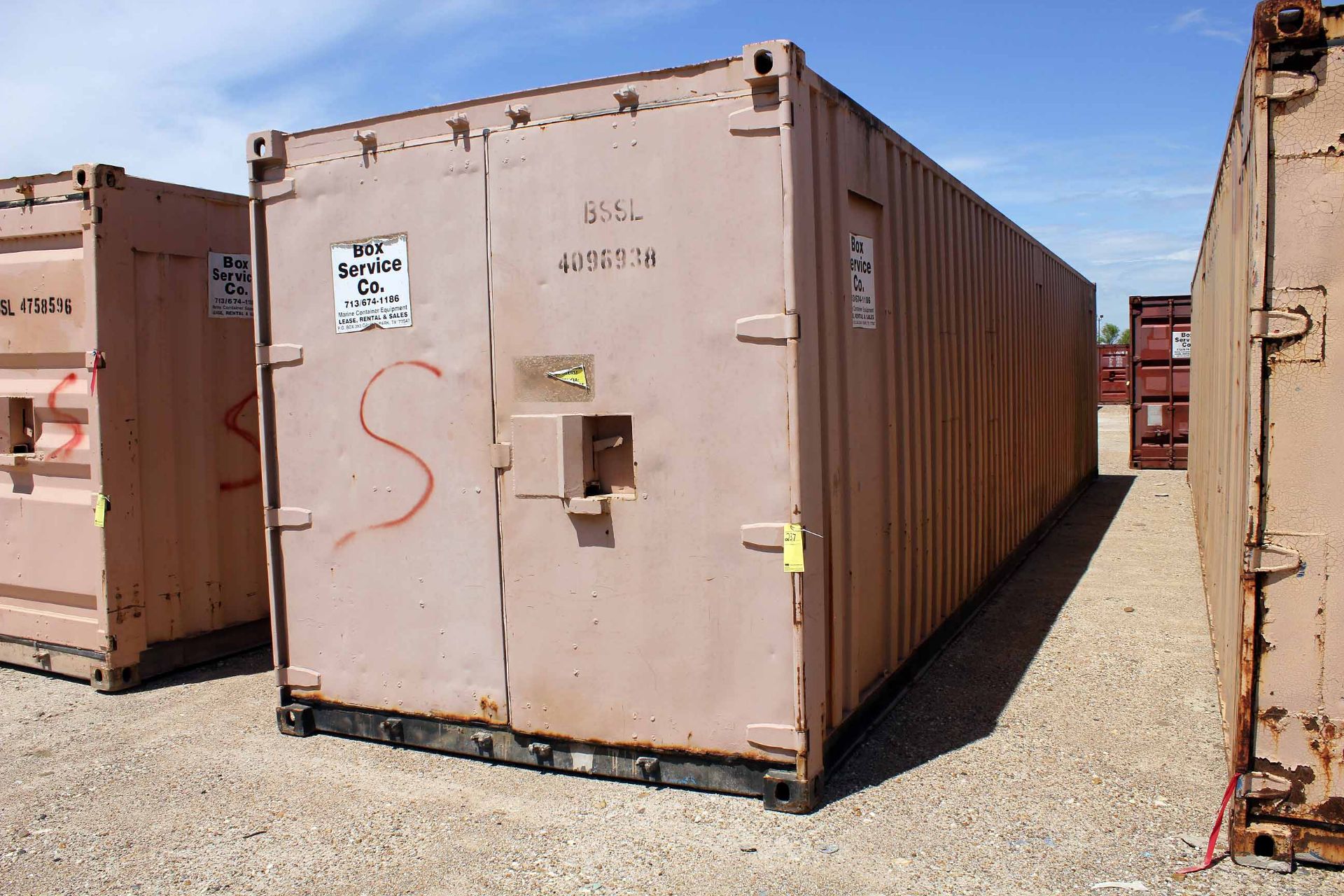 STEEL STORAGE CONTAINER, 40'L. x 96"W. x 8' ht., dbl. swing-out front doors (Unit BSSL4096938)