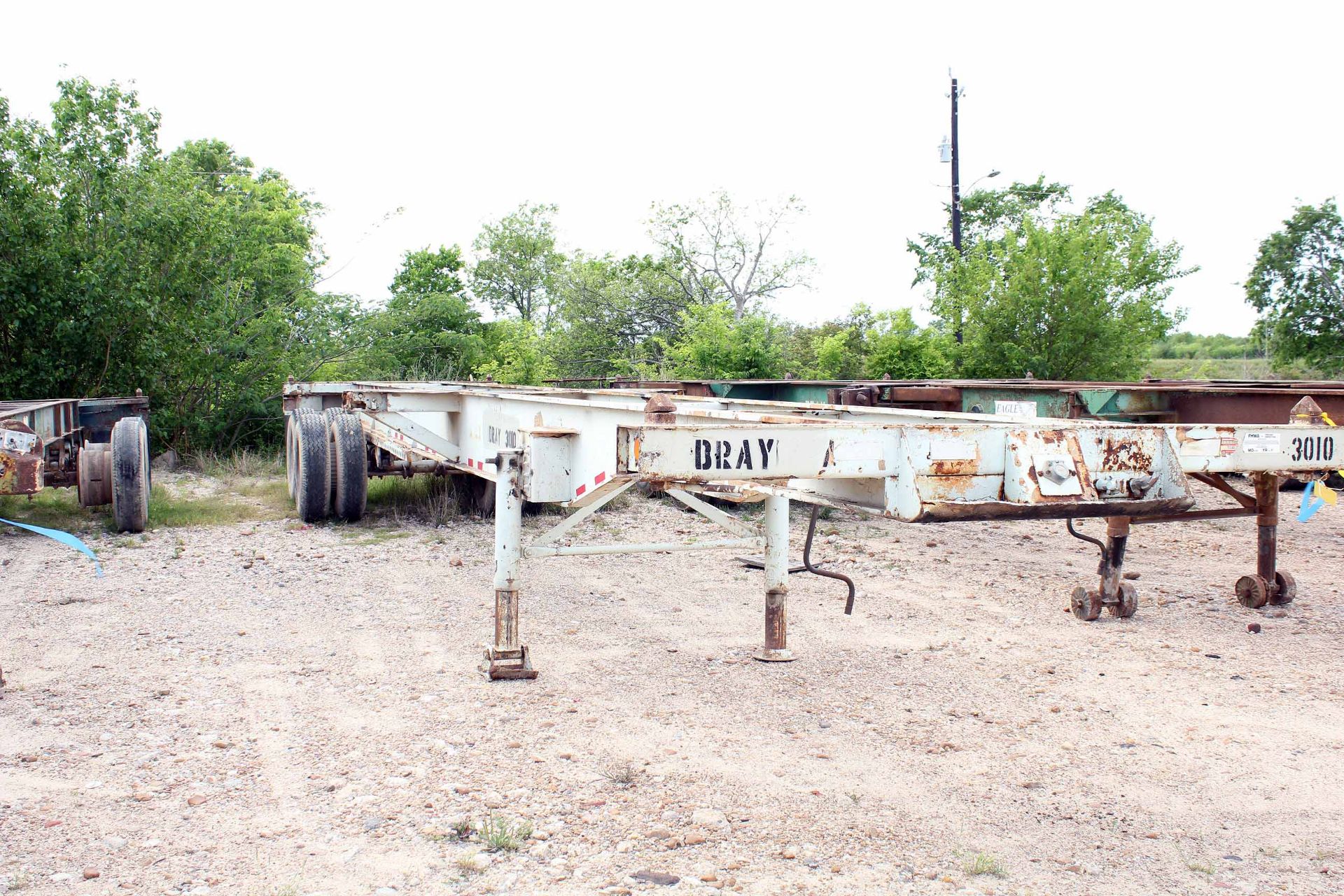 CHASSIS TRAILER, CUSTOM 40', sliding tandem axle, TX Lic. No. 060B-518 VIN 684737TC (Unit 3010) - Image 2 of 4