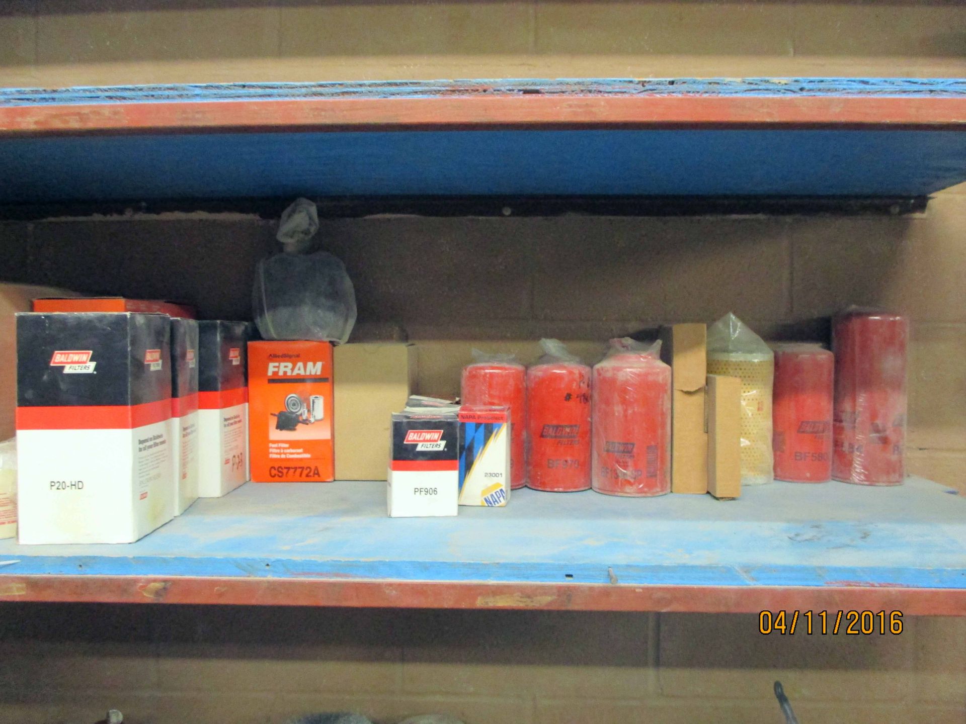 LOT OF TRUCK PARTS: King Pin locks, fuel, engine, oil & air filters, fuel/water separation - Image 2 of 4