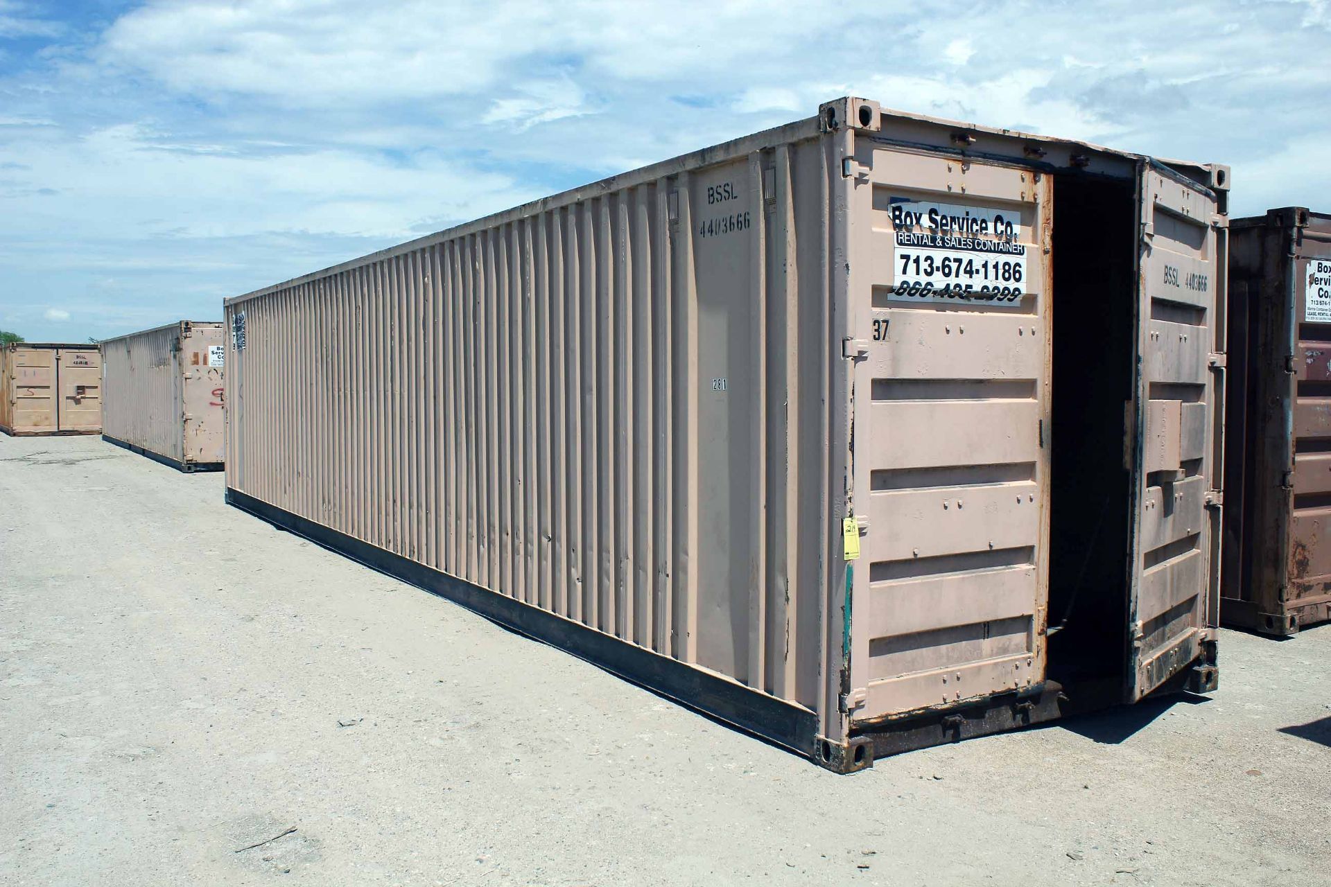 STEEL STORAGE CONTAINER, 40'L. x 96"W. x 8' ht., dbl. swing-out front doors (Unit BSSL4403666)