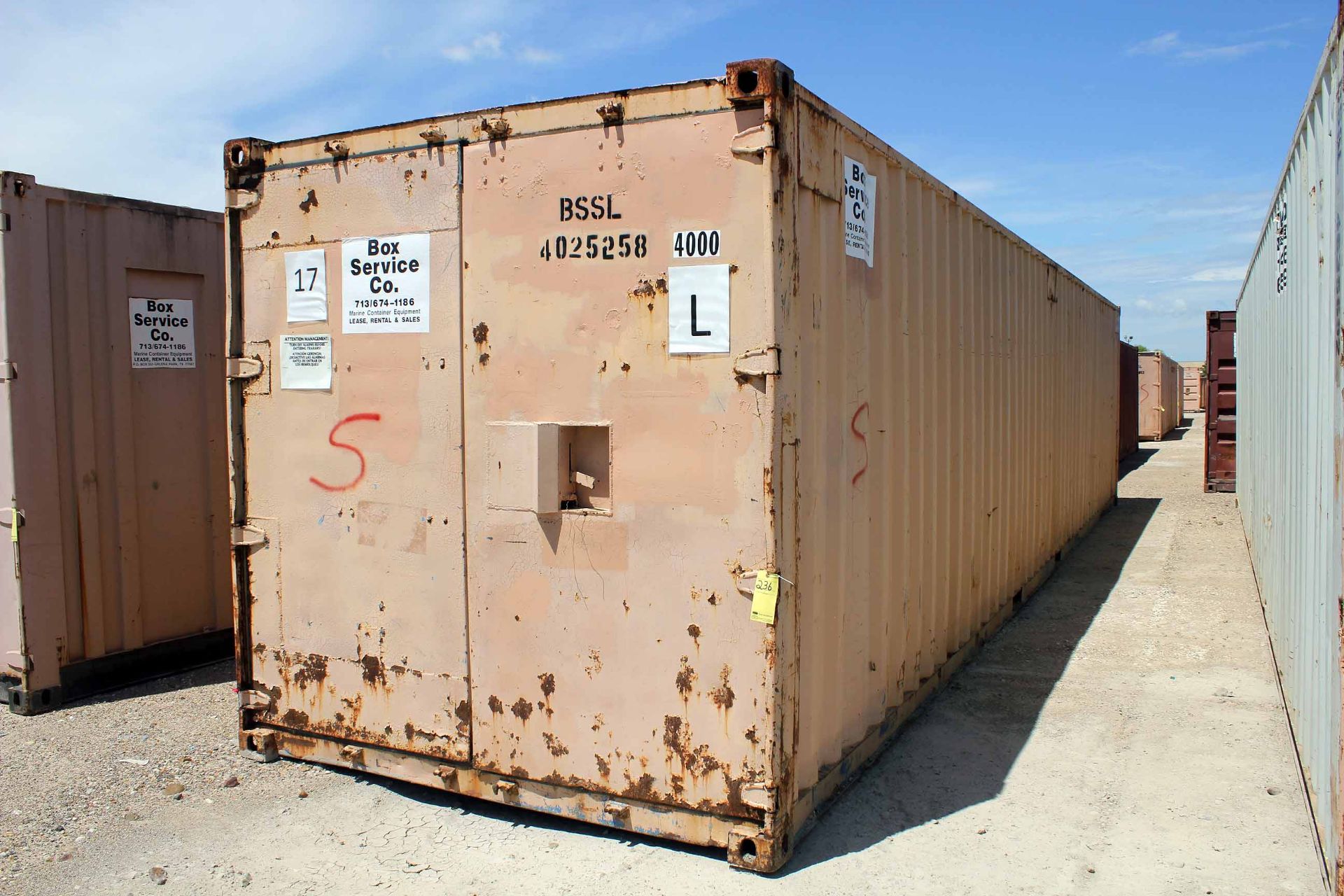 STEEL STORAGE CONTAINER, 40'L. x 96"W. x 8' ht., dbl. swing-out front doors (Unit BSSL4025258)