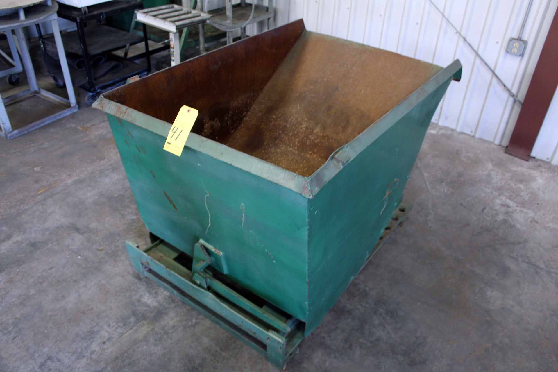 SELF-DUMPING HOPPER