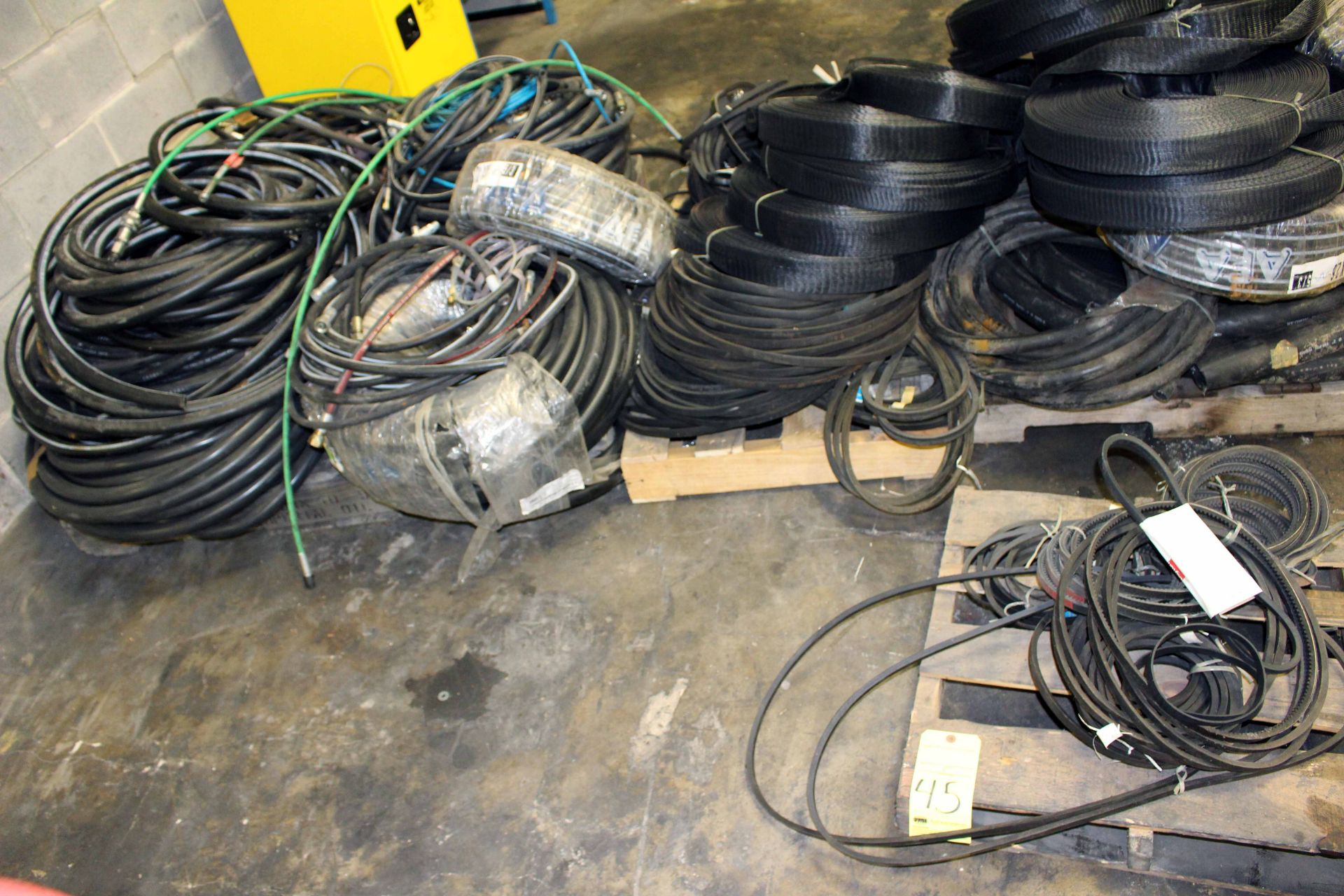 LOT OF RUBBER HOSES