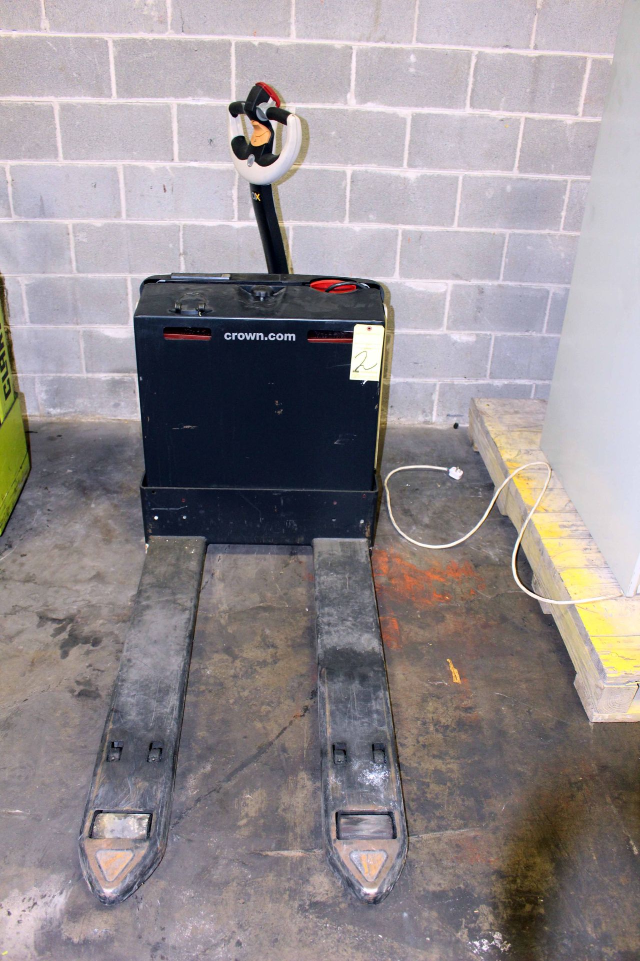 ELECTRIC PALLET JACK, CROWN (no charger)