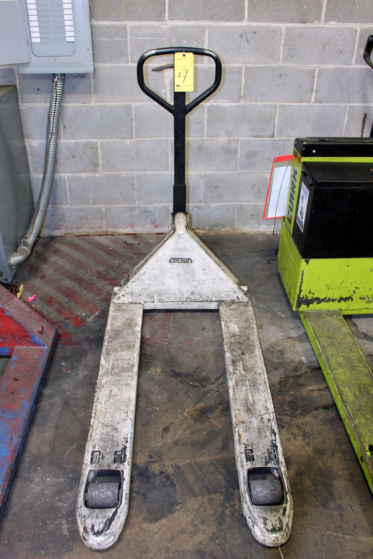 PALLET JACK, CROWN 5,000 LB. CAP.