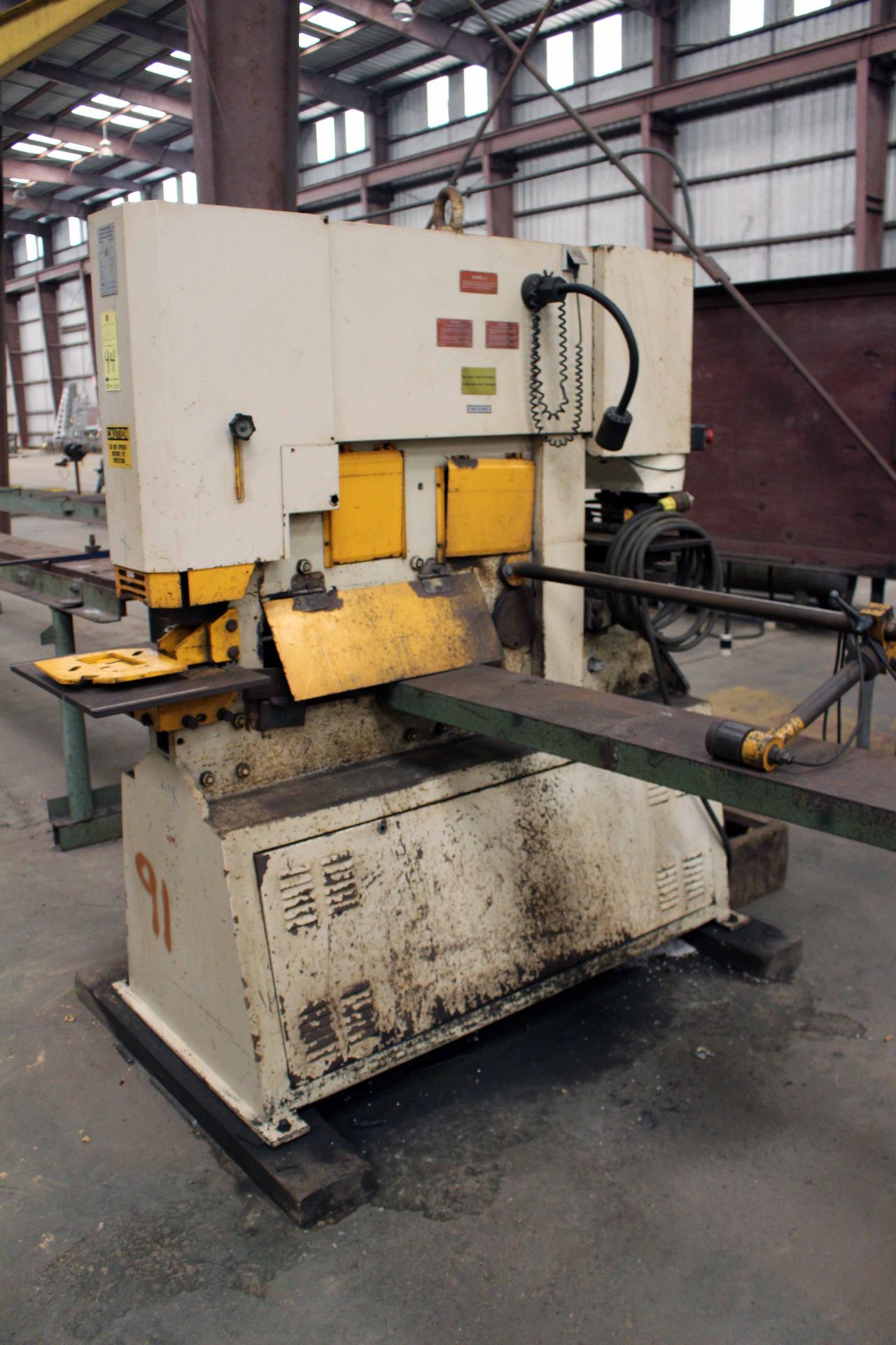 HYDRAULIC IRONWORKER, GEKA MDL. HYD110, new 1995, 6-1/2" x 6-1/2" x 1/2" angle cutting cap., 24" x - Image 2 of 2