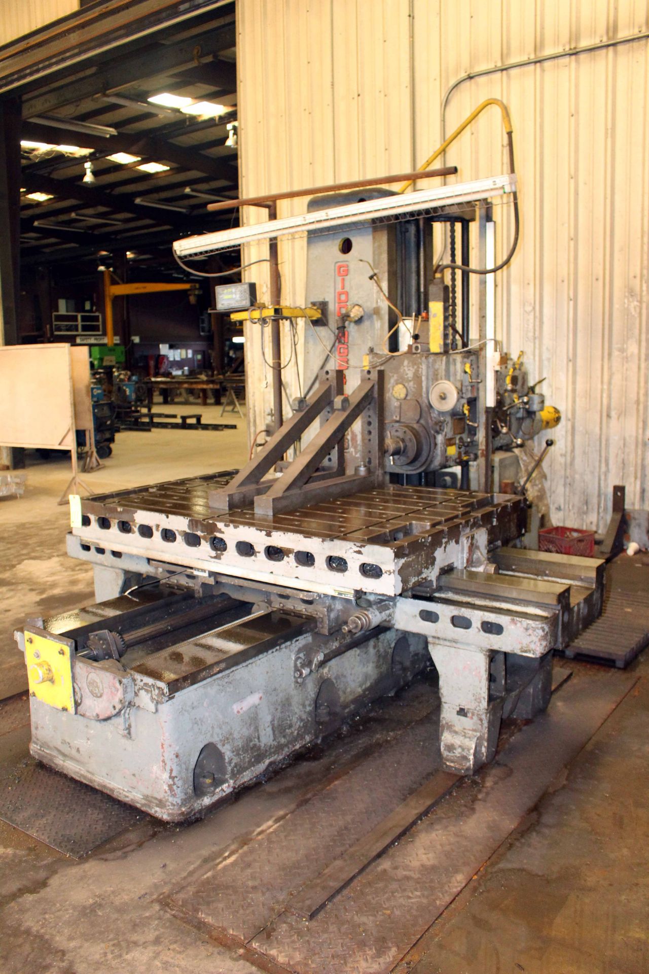 HORIZONTAL BORING MILL, GIDDINGS & LEWIS MDL. 340T, main spdl. spds: 10-1300 RPM, #5 MT spdl. taper, - Image 2 of 2