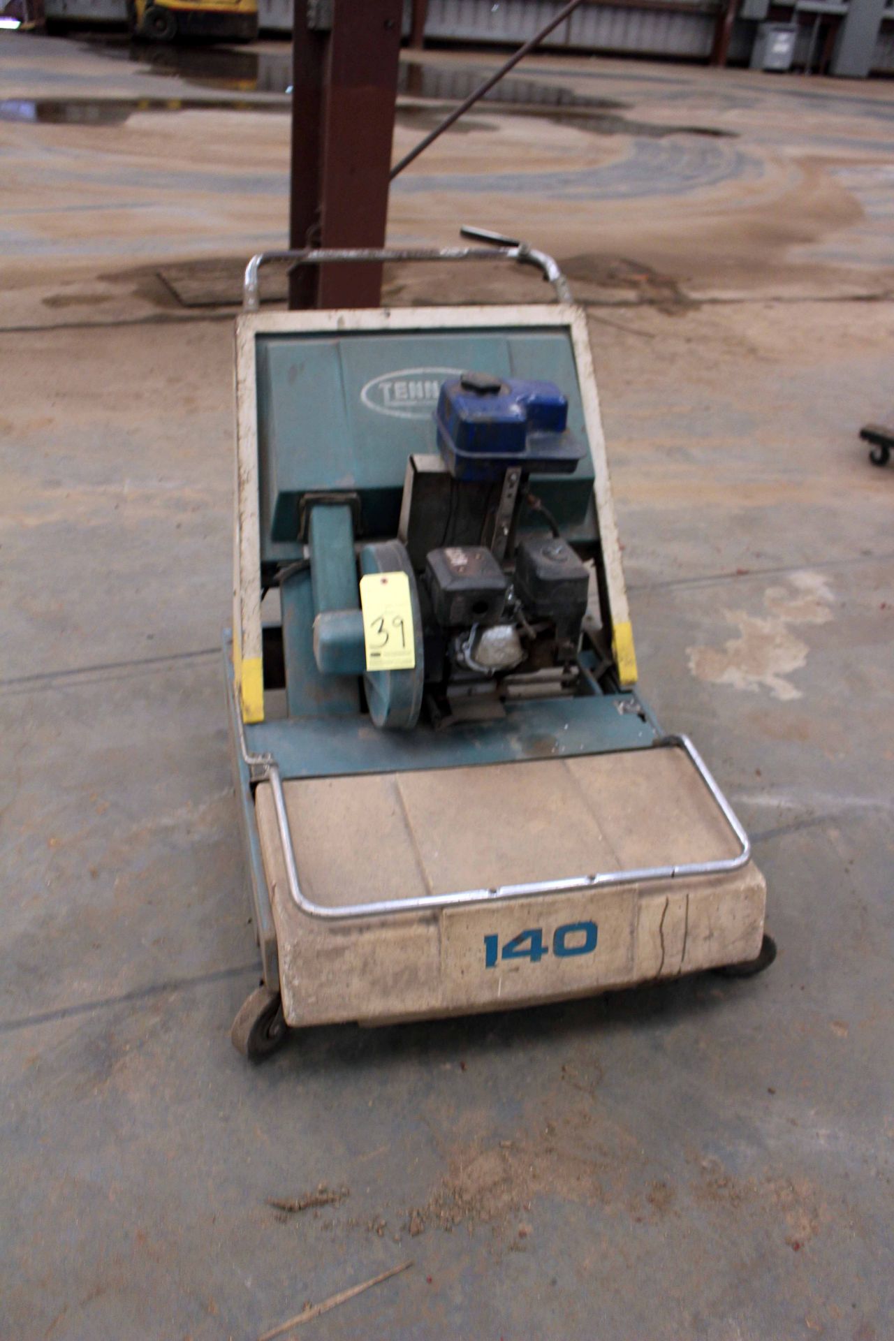 FLOOR SCRUBBER, TENNANT MDL. 140