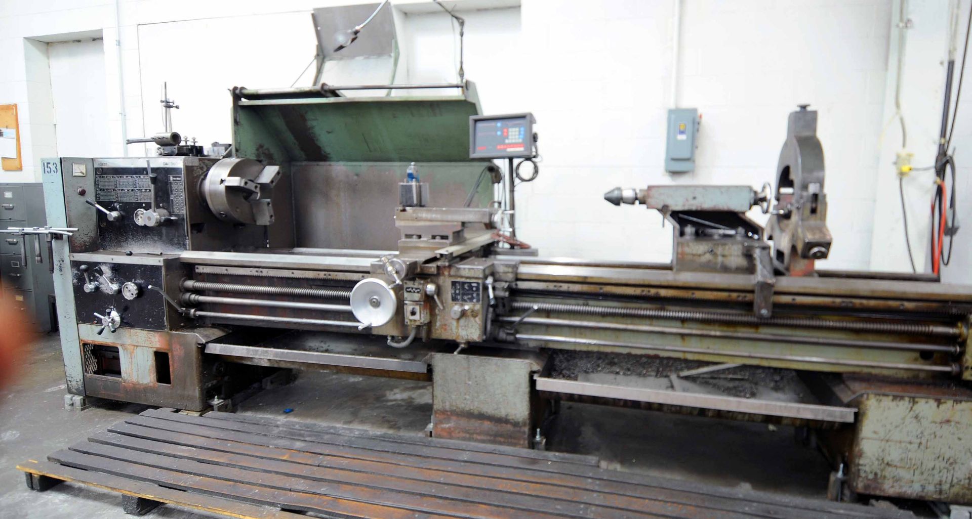 GAP BED ENGINE LATHE, VOEST ALPINE 28" X 120" MDL. DA360, 34" sw. in gap, 3.25" spdl. hole, spds: - Image 3 of 4