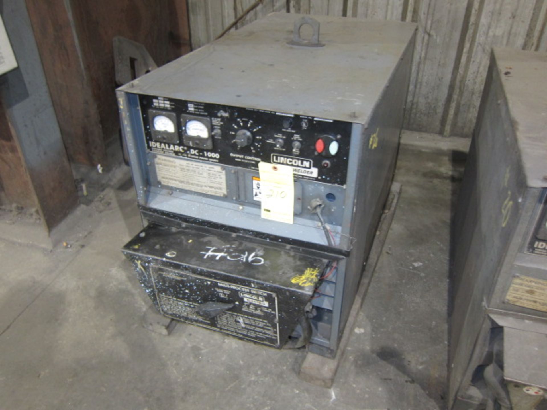 WELDING MACHINE, LINCOLN IDEALARC MDL. DC1000, 1000 amps @ 44 v.,100% duty cycle, S/NAC712508