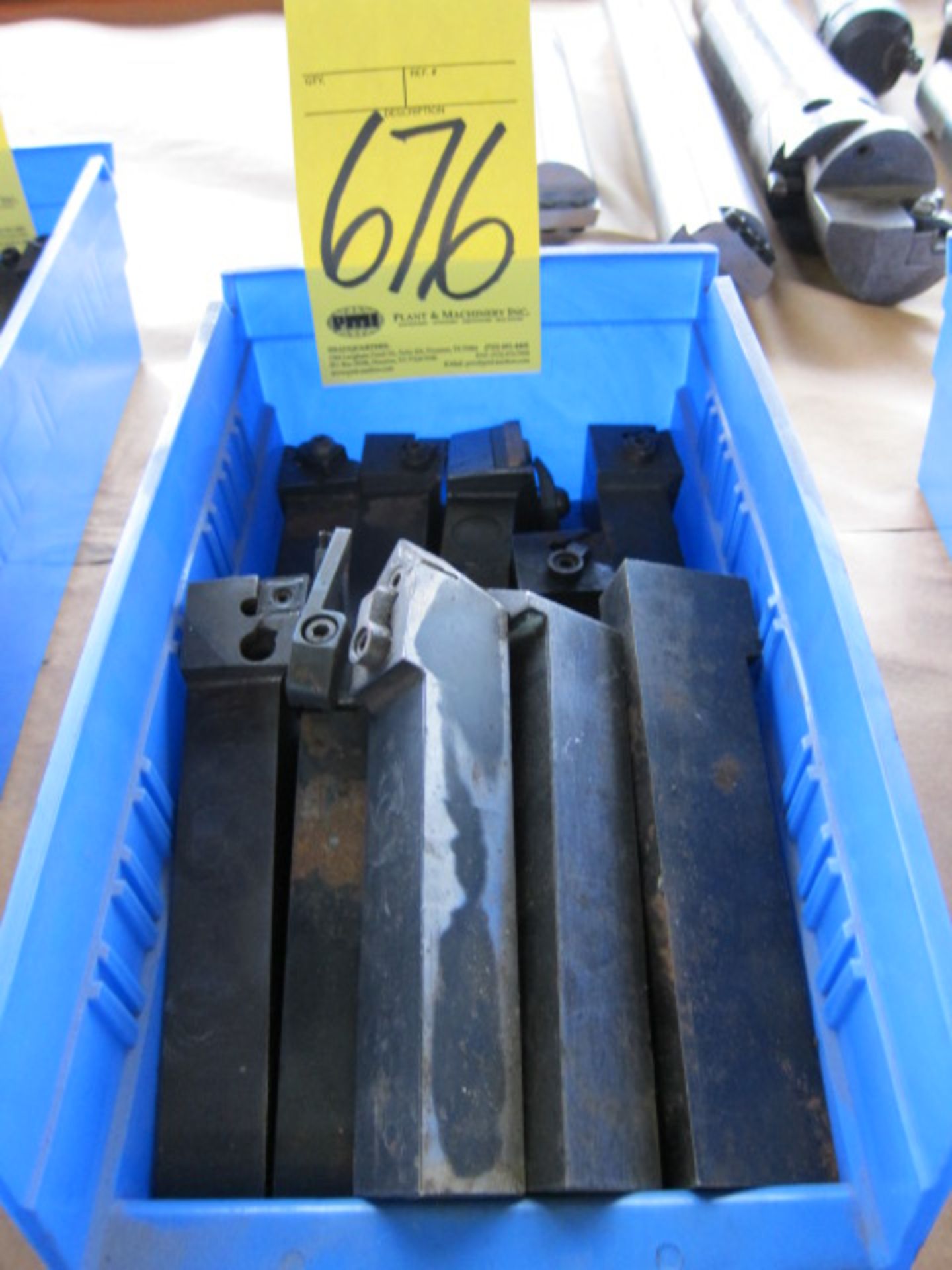 LOT OF INSERT TOOLHOLDERS (in one box)