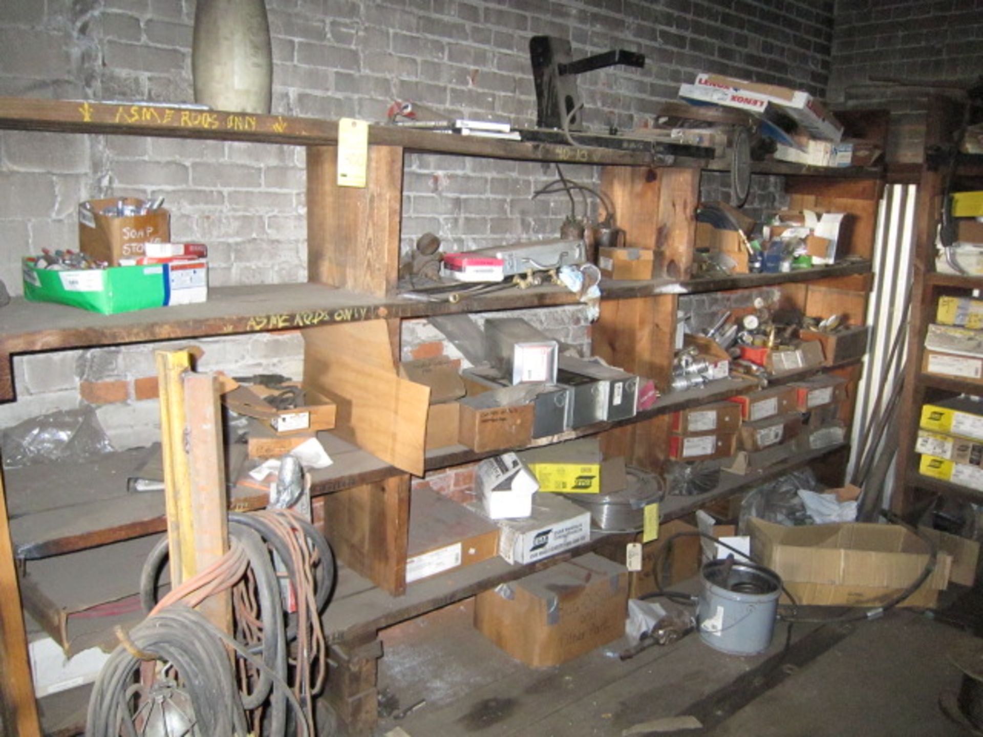 LOT OF MAINTENANCE SUPPLIES (balance of room), assorted - Image 3 of 3