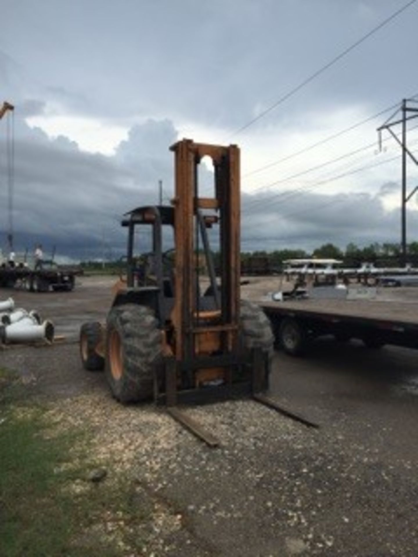 ALL TERRAIN FORKLIFT, CASE 6,000 LB. CAP. MDL. 586G, has lots of new part & hyd. Hoses, owner
