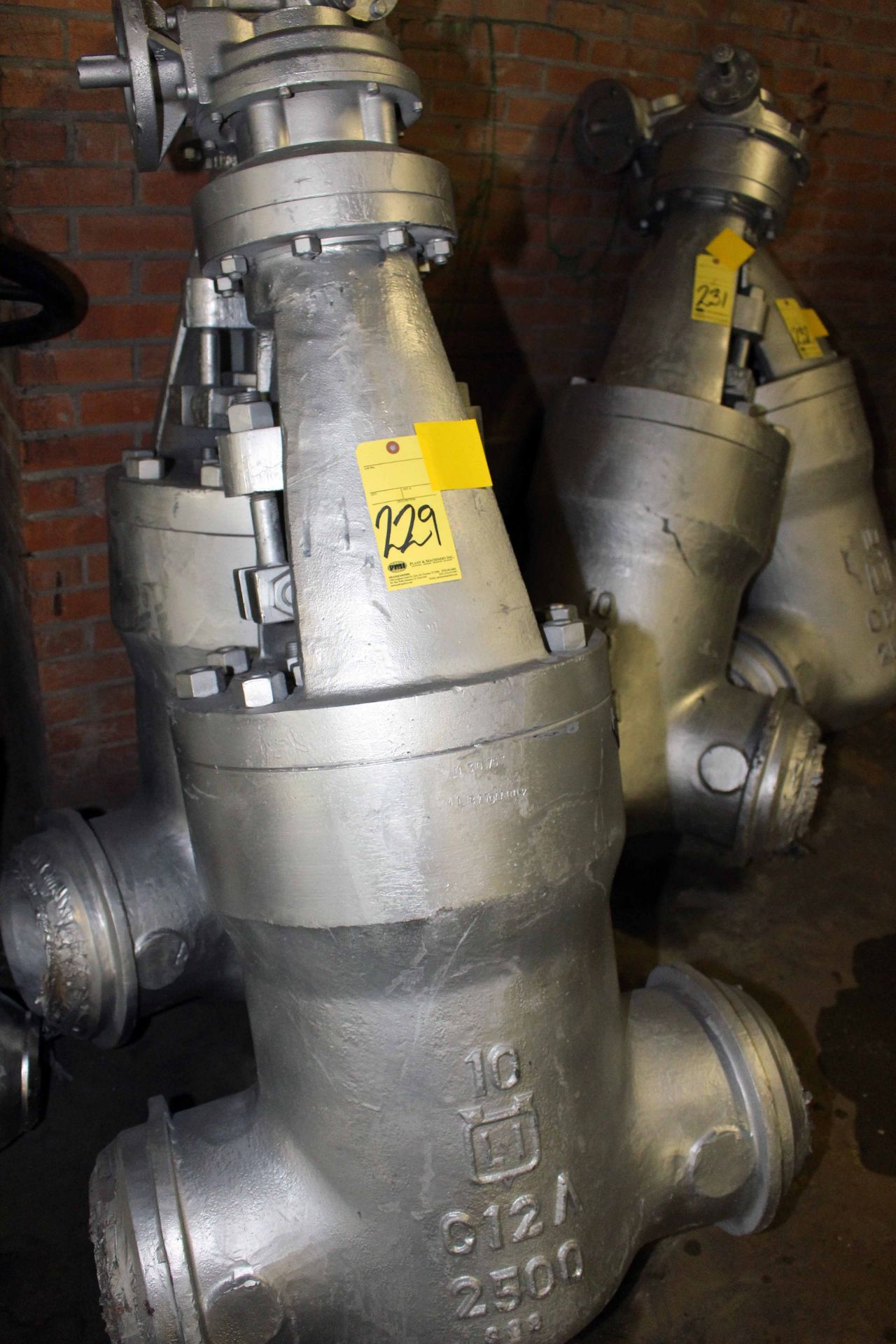 NEW VALVE - 10", 2500 LB. C12-A PRESSURE SEAL B/W GEAR OP., LUARTE