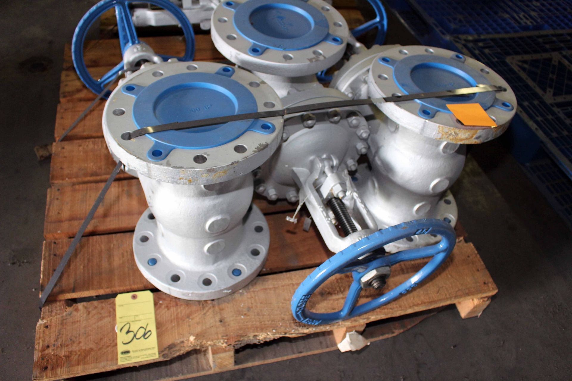 6", 300 LB. F/E B/B OSTY C-12 NEW VALVES, w/MTRS, KINKA