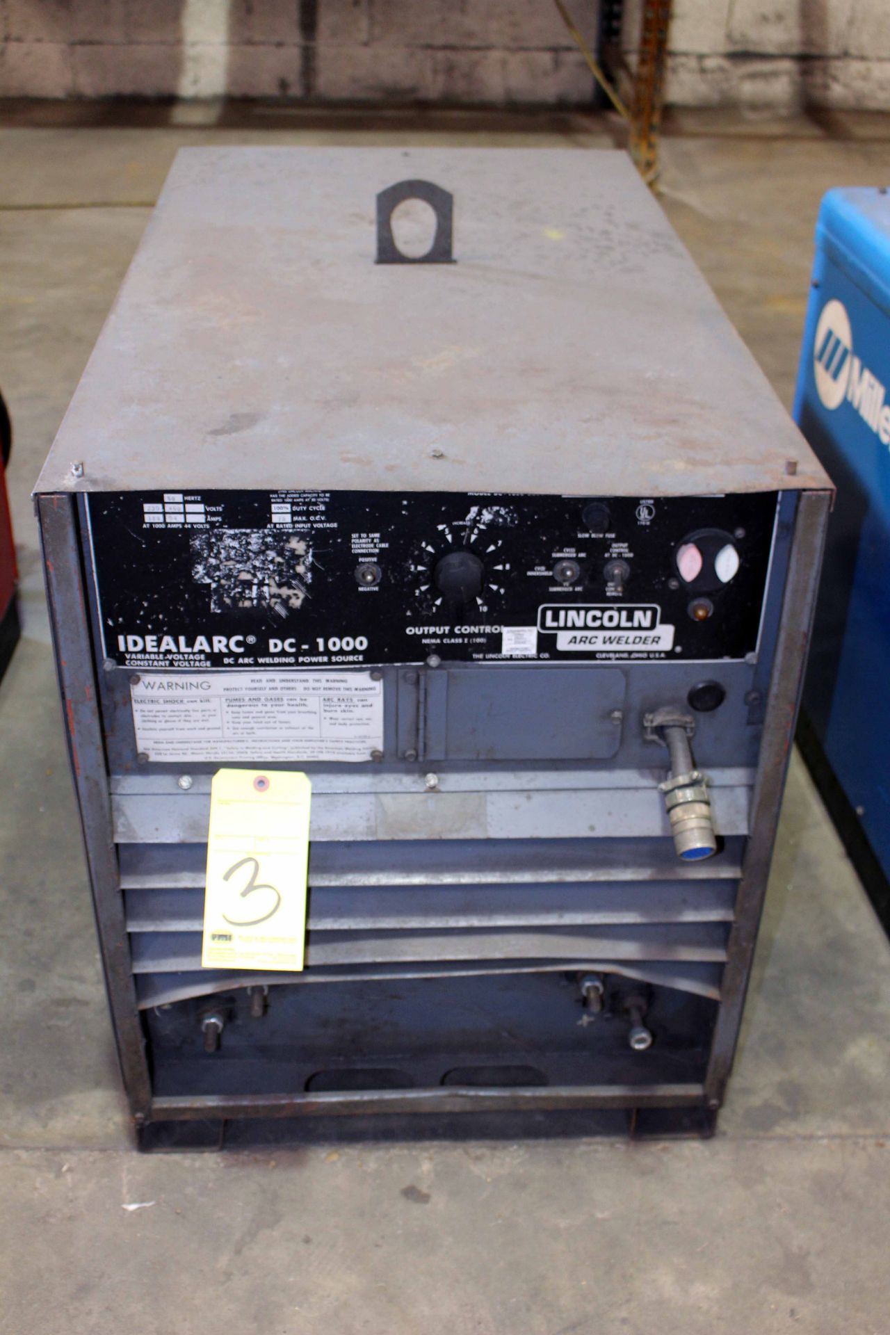 WELDING MACHINE, LINCOLN IDEALARC MDL. DC1000, 1000 amps. @44 v.,@100% duty cycle, S/N AC594276