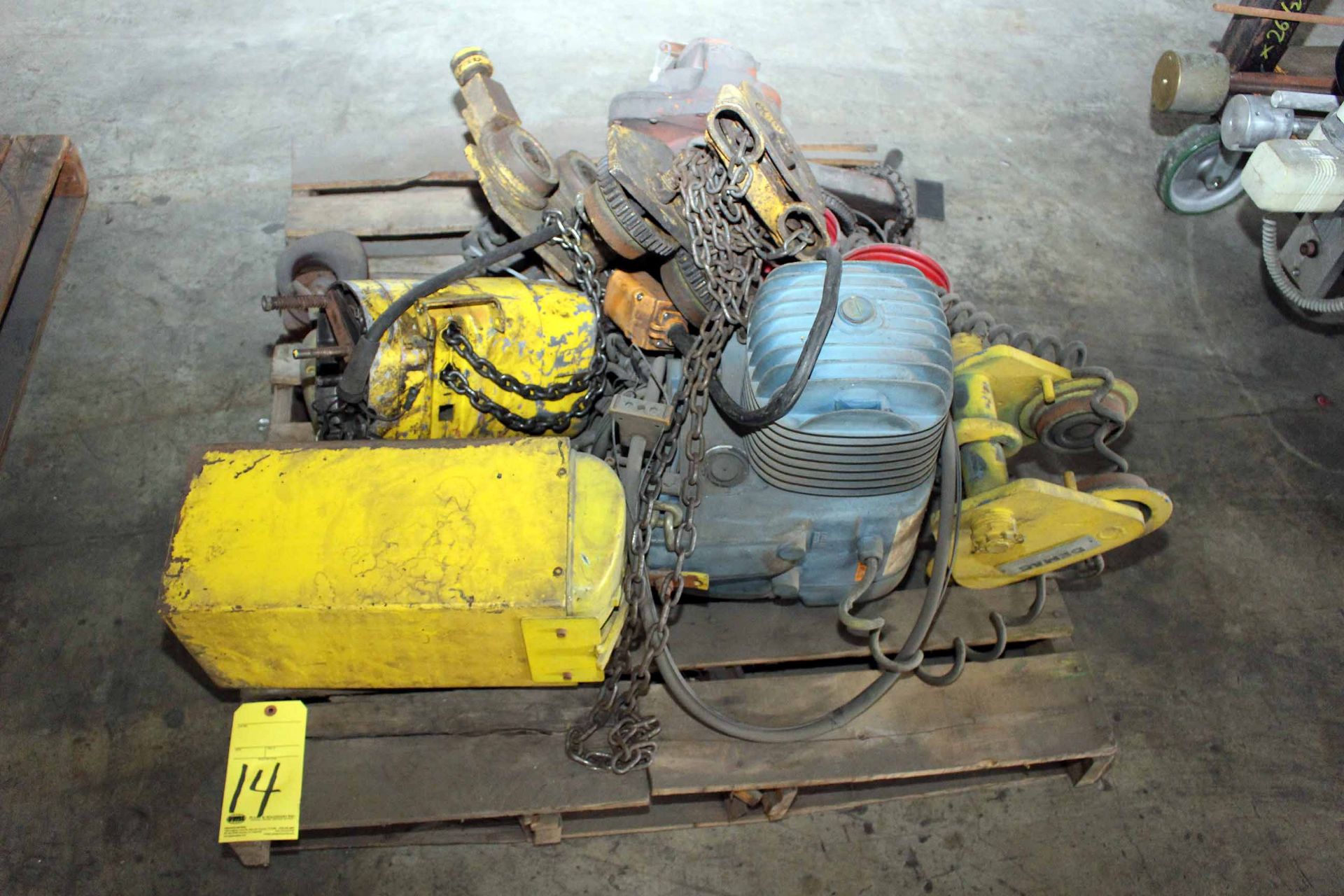 LOT OF ELECTRIC CHAIN HOISTS, DEMAG