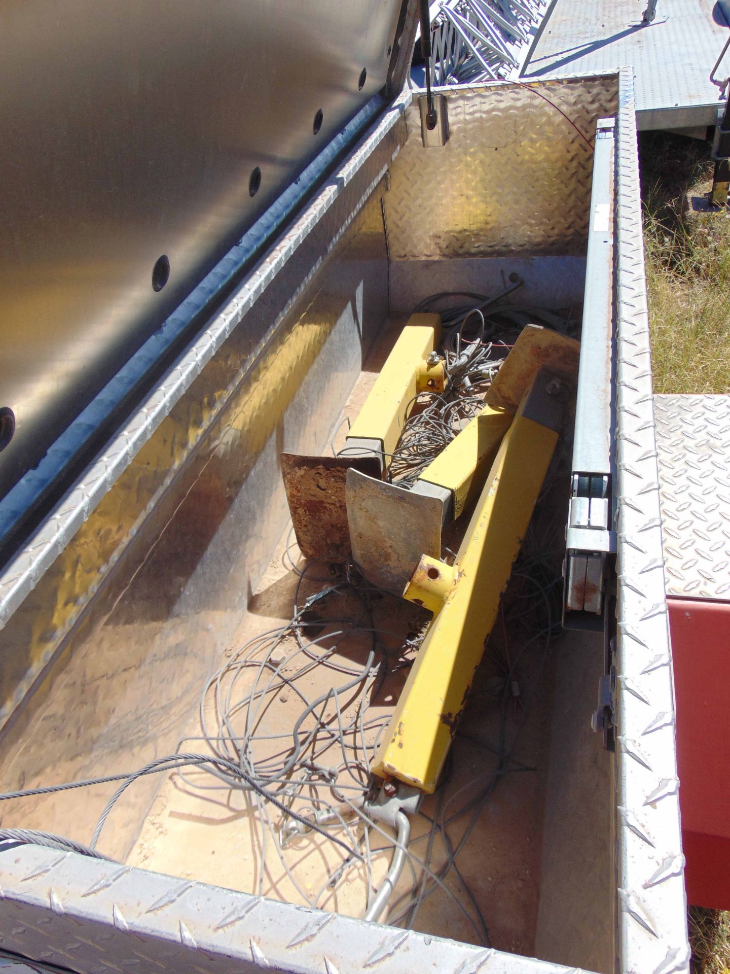 MOBILE BROADBAND TOWER TRAILER, AMERITRAIL MDL. FSI-512, new 2010, 50' 3-section tower, hand - Image 3 of 6