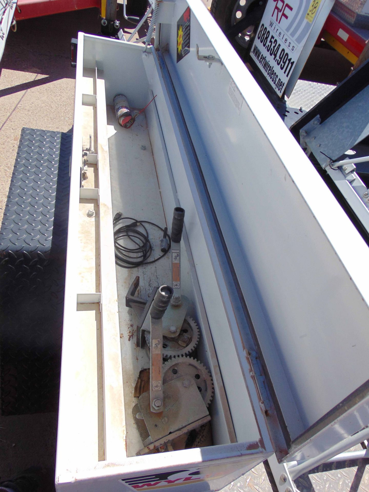 MOBILE BROADBAND TOWER TRAILER, WYLIE AND SONS, new 2009, 50' 3-section tower, hand winch, (2) - Image 2 of 6