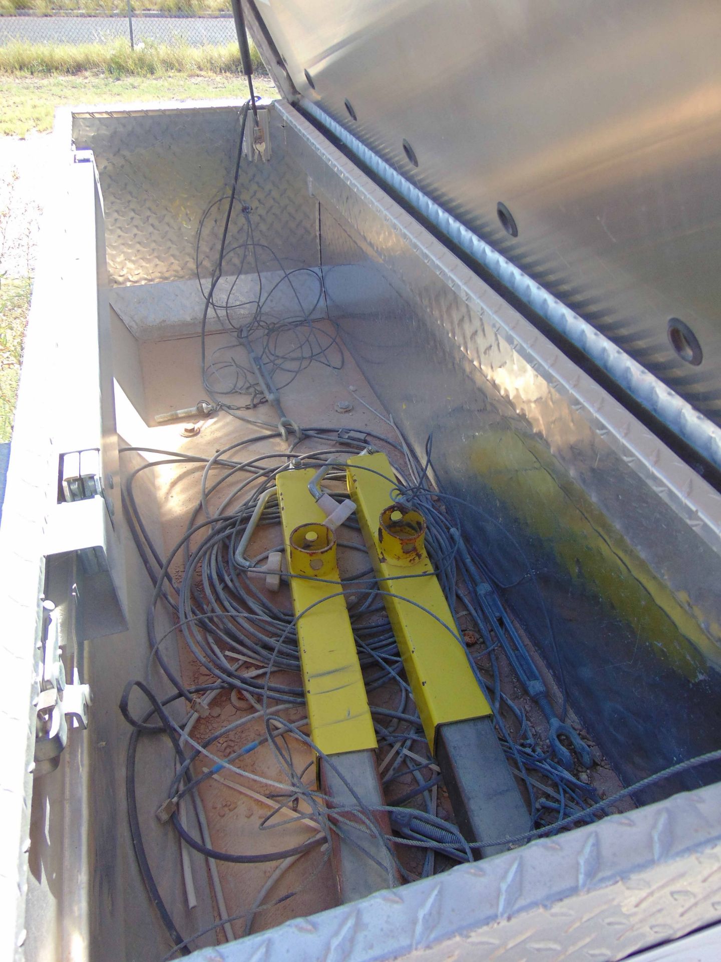 MOBILE BROADBAND TOWER TRAILER, AMERITRAIL MDL. FSI-512, new 2012, 50' 3-section tower, hand - Image 2 of 6