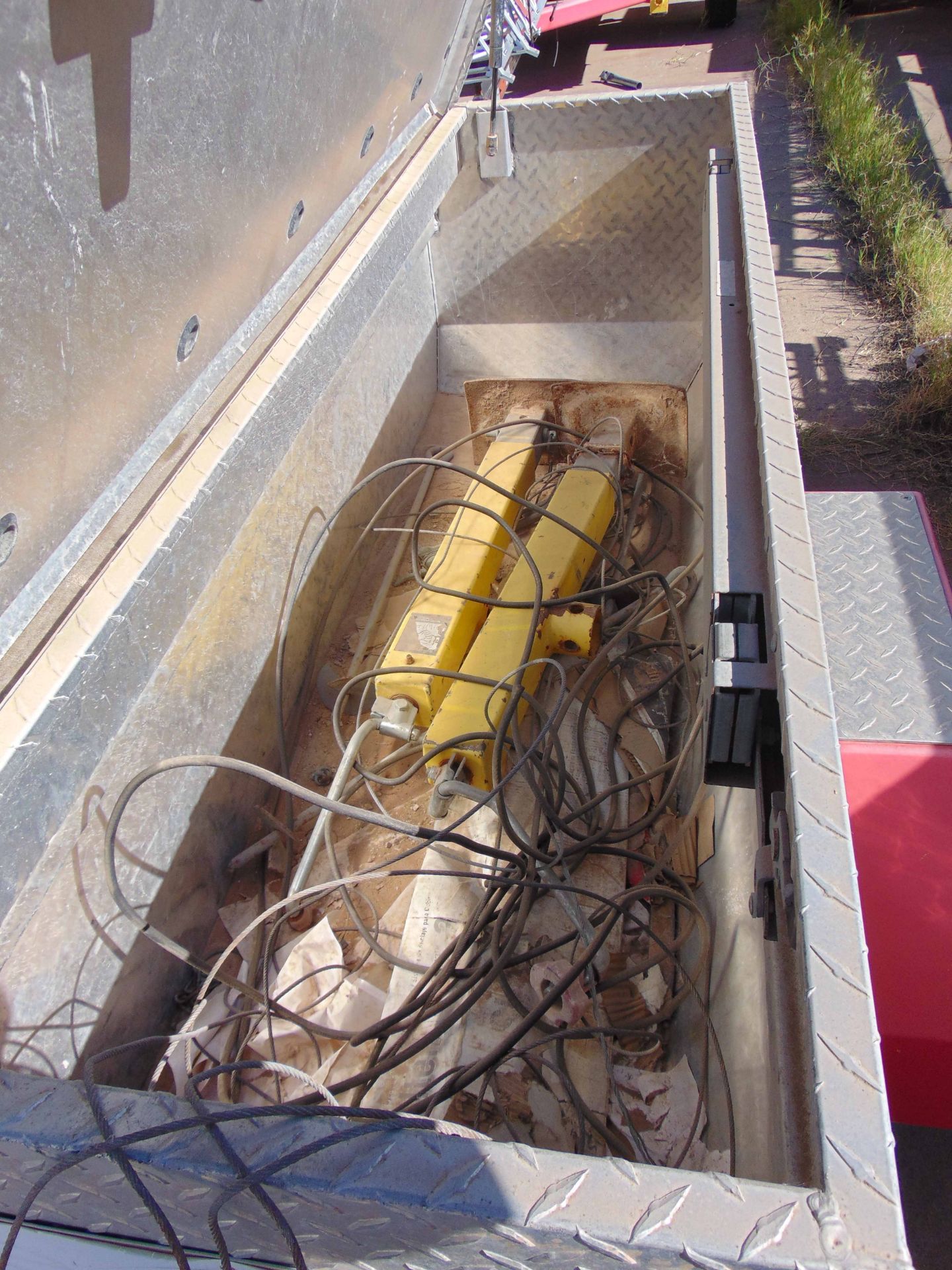 MOBILE BROADBAND TOWER TRAILER, AMERITRAIL MDL. FSI-512, new 2010, 50' 3-section tower, hand - Image 3 of 6