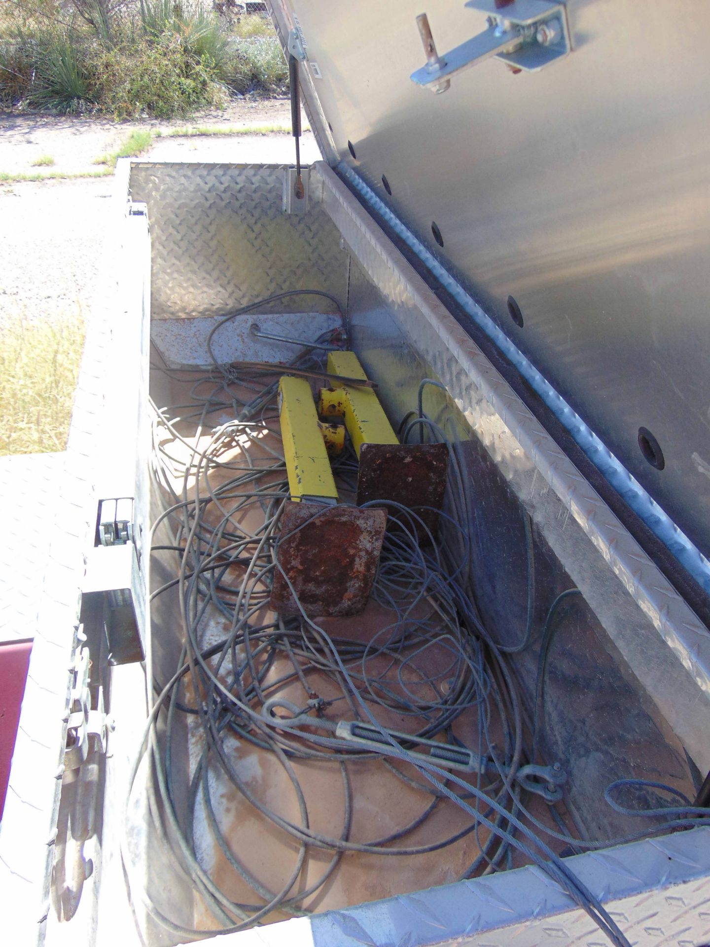 MOBILE BROADBAND TOWER TRAILER, AMERITRAIL MDL. FSI-512, new 2010, 50' 3-section tower, hand - Image 2 of 6