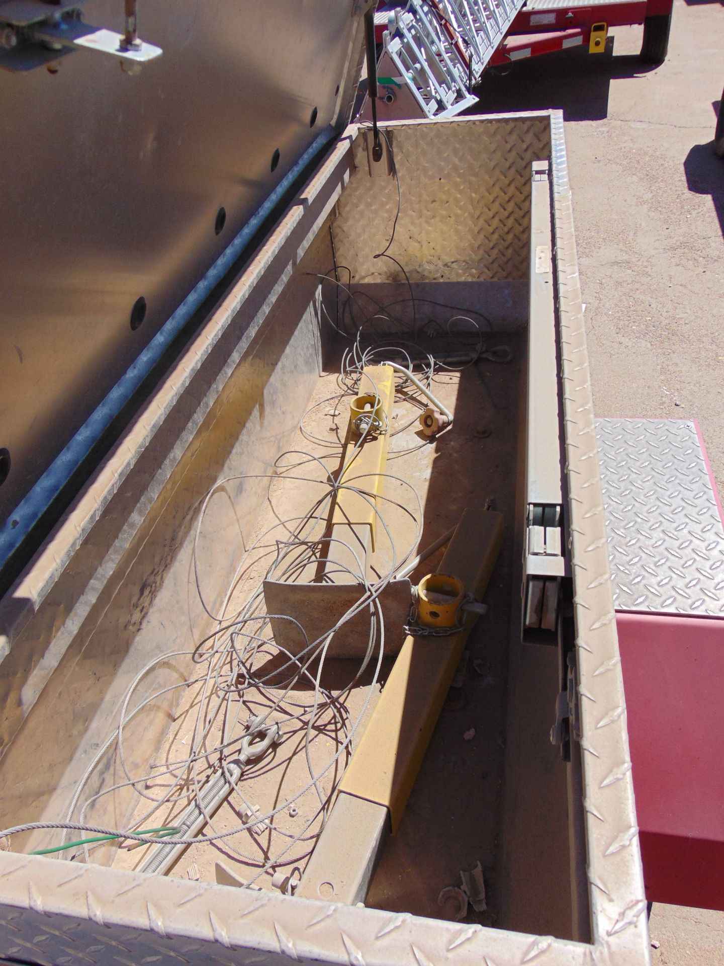 MOBILE BROADBAND TOWER TRAILER, AMERITRAIL MDL. FSI-512, new 2010, 50' 3-section tower, hand - Image 3 of 6