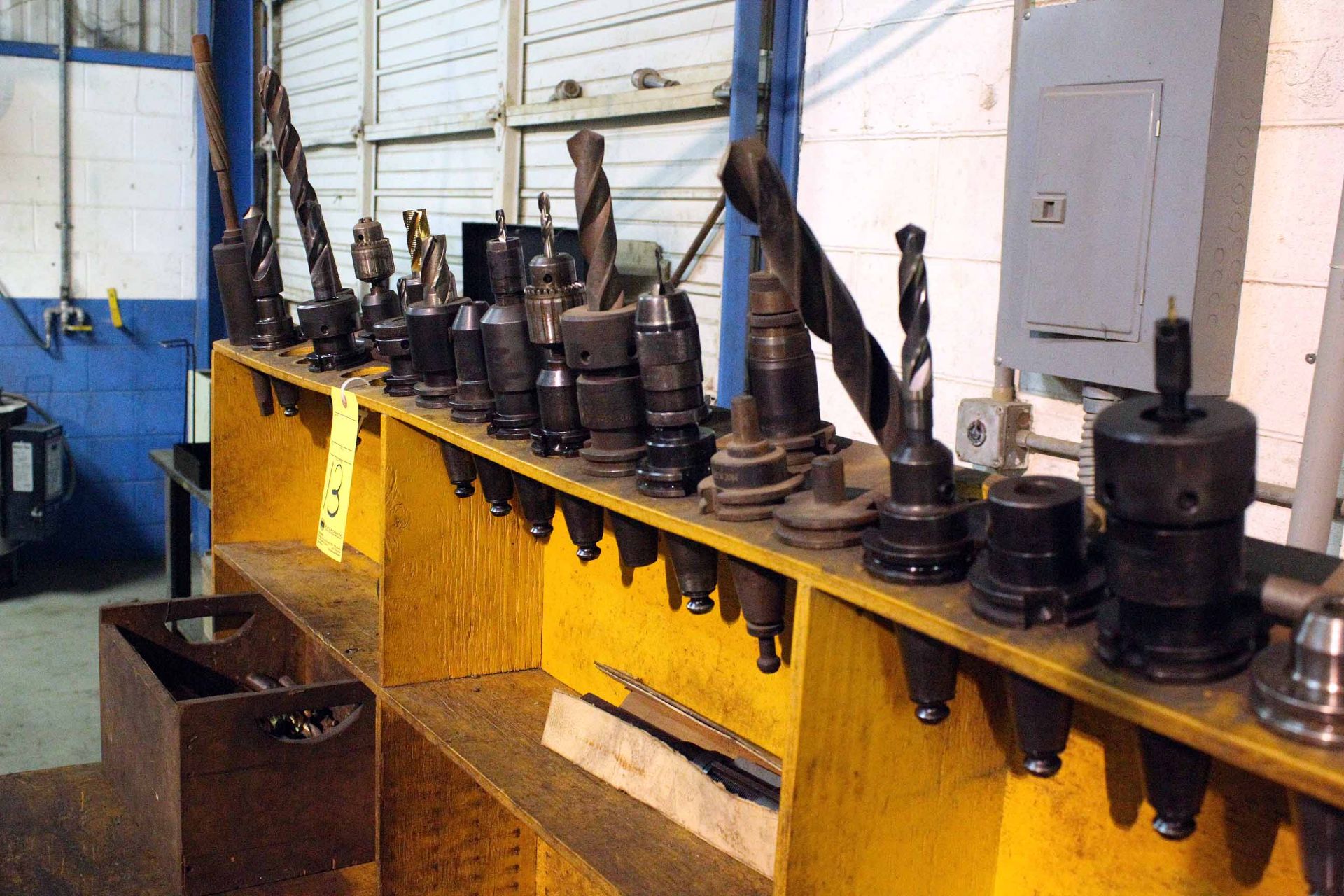 LOT CONSISTING OF: Campro #40 taper toolholders (approx. 25), milling ends, wooden table, etc. - Image 2 of 3