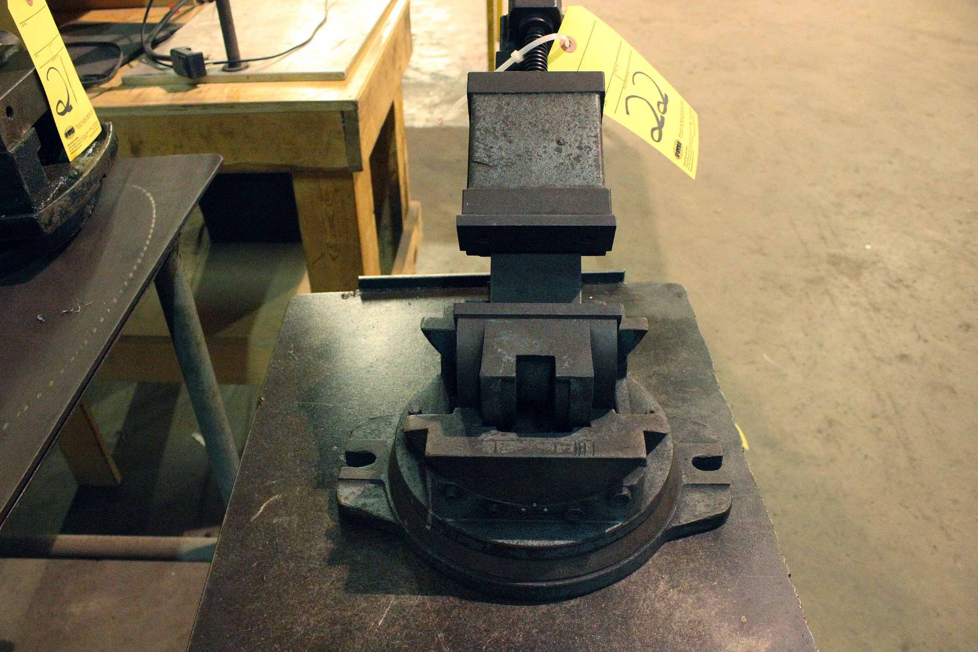 ANGLE MILLING VISE, adj. - Image 2 of 2