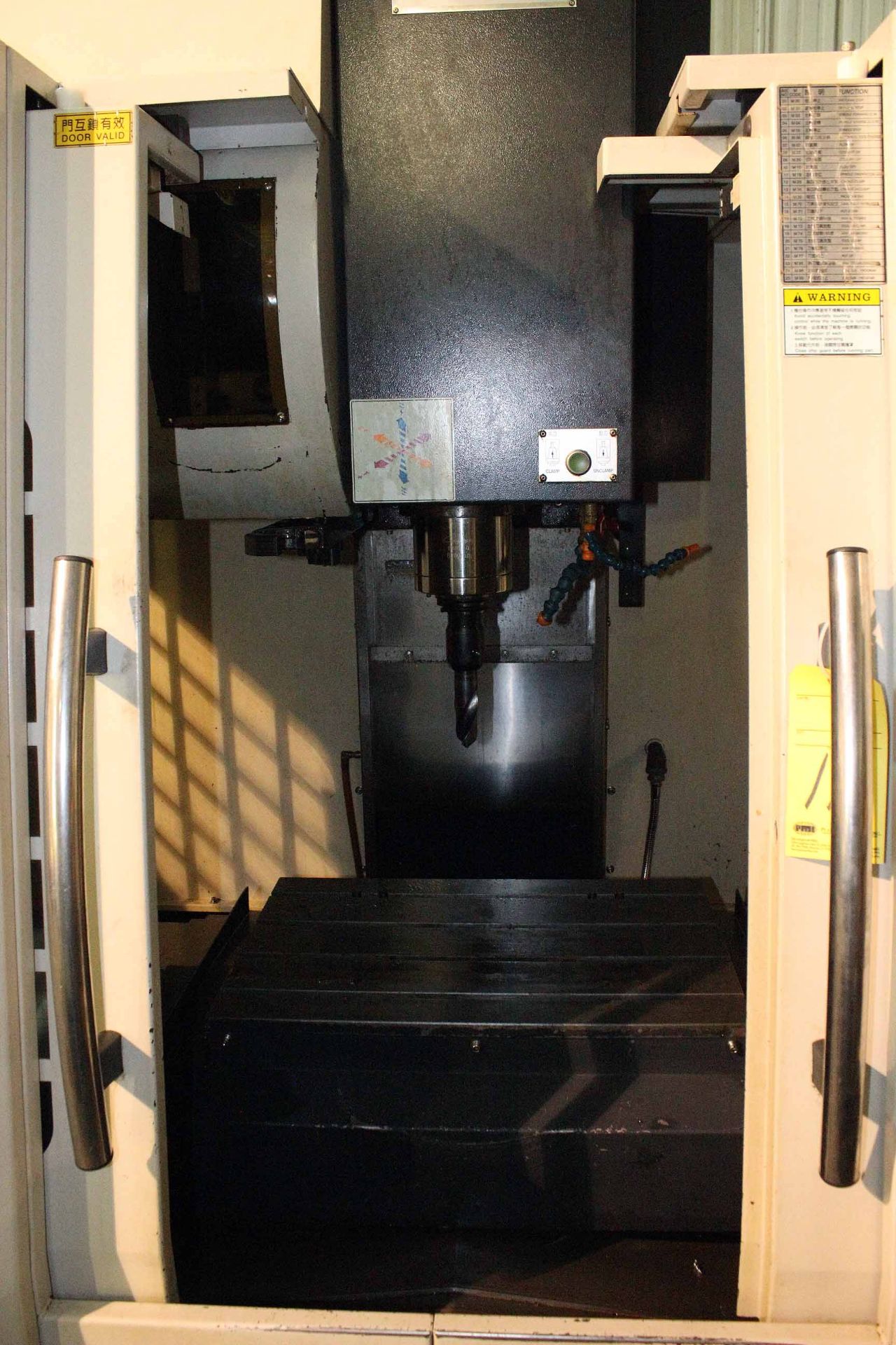 CNC VERTICAL MACHINING CENTER, CAMPRO MDL. CSP-550I, new 2007, Fanuc Series 0i-MC CNC control, 17" x - Image 4 of 7