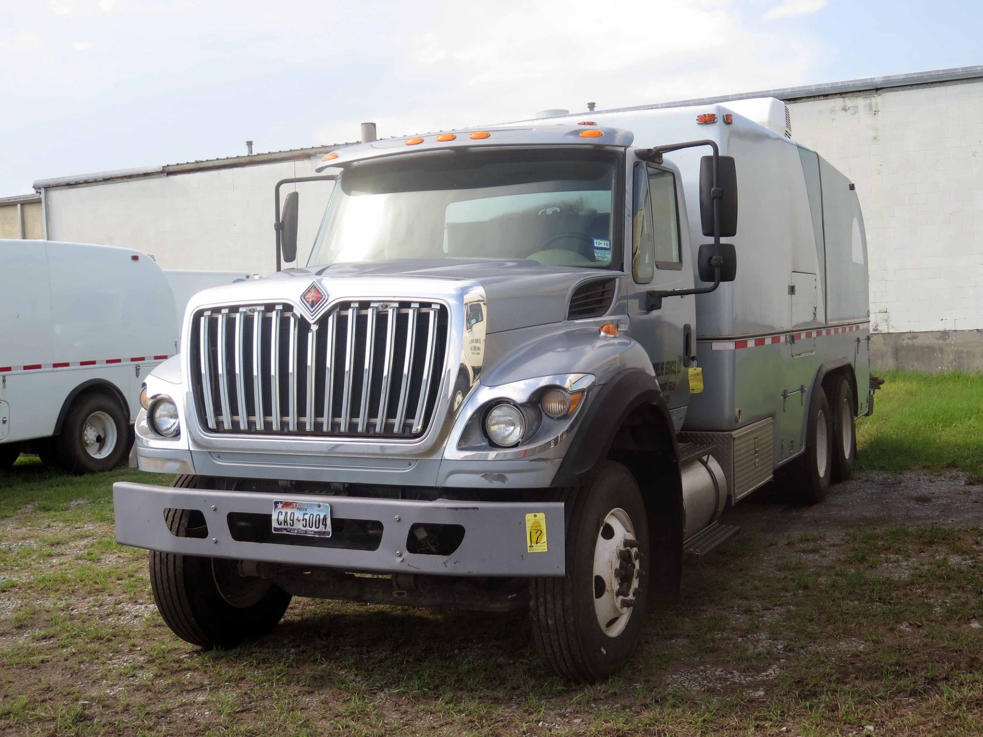 WIRELINE TRUCK, 2012 INTERNATIONAL MDL. WORKSTAR 7400 SERIES, Maxxforce 10 advanced diesel power,