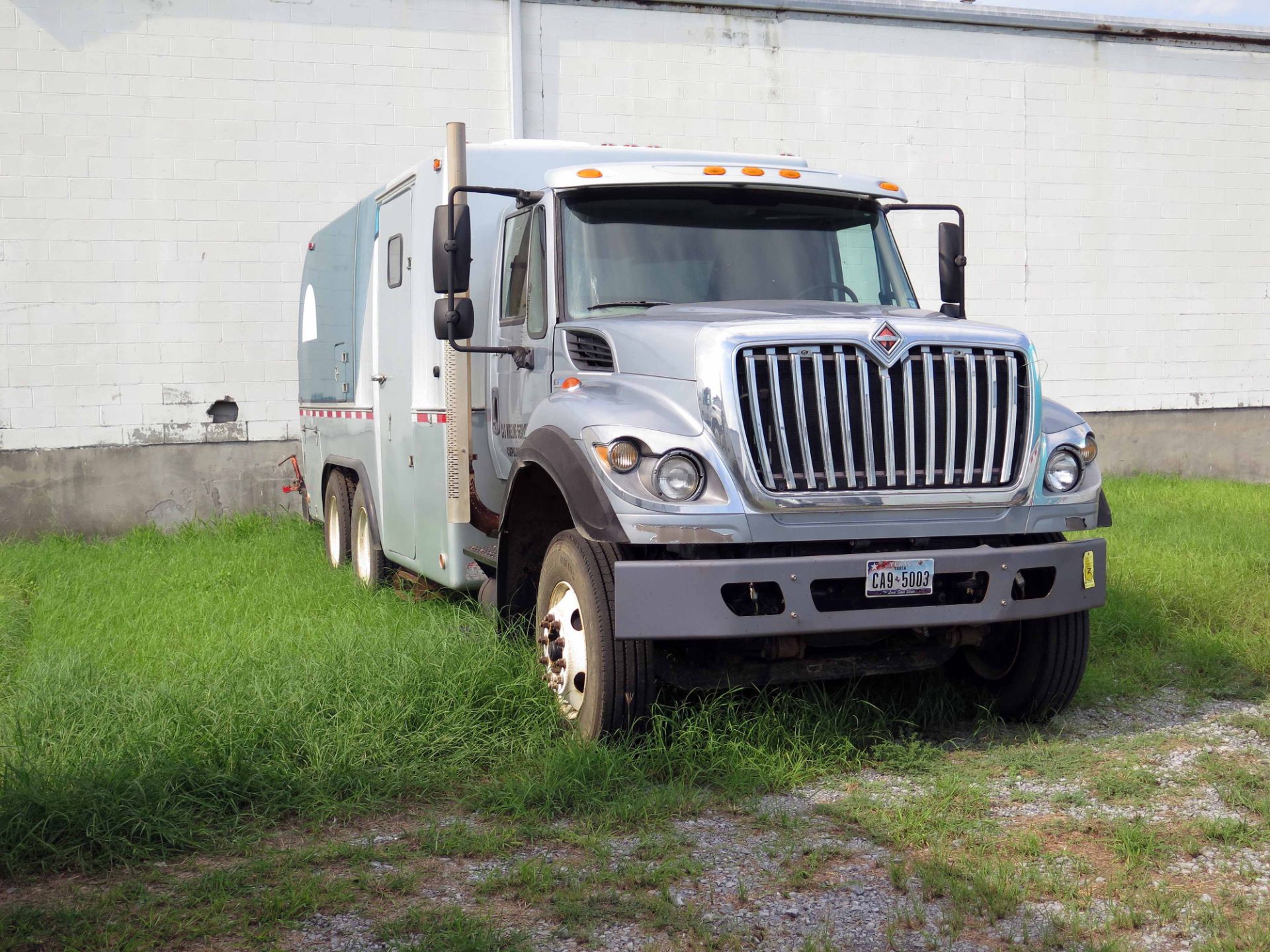 WIRELINE TRUCK, 2012 INTERNATIONAL MDL. WORKSTAR 7400 SERIES, Maxxforce 10 advanced diesel power, - Image 9 of 12