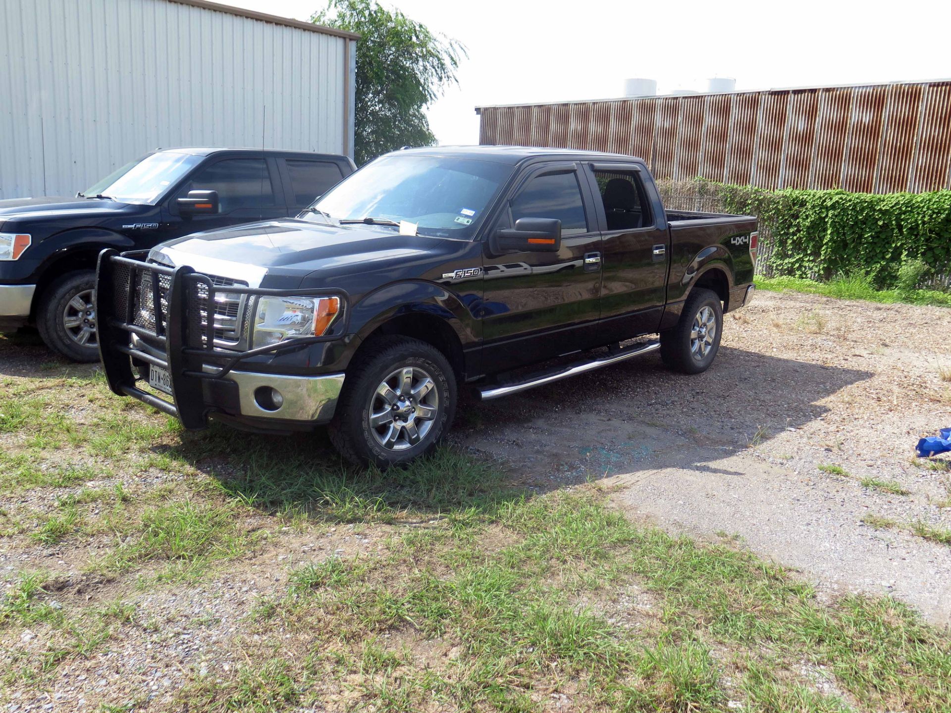 PICKUP TRUCK, 2014 FORD MDL. F-150XLT 4X4, crew cab, V-8 gasoline engine, auto. trans., Weather