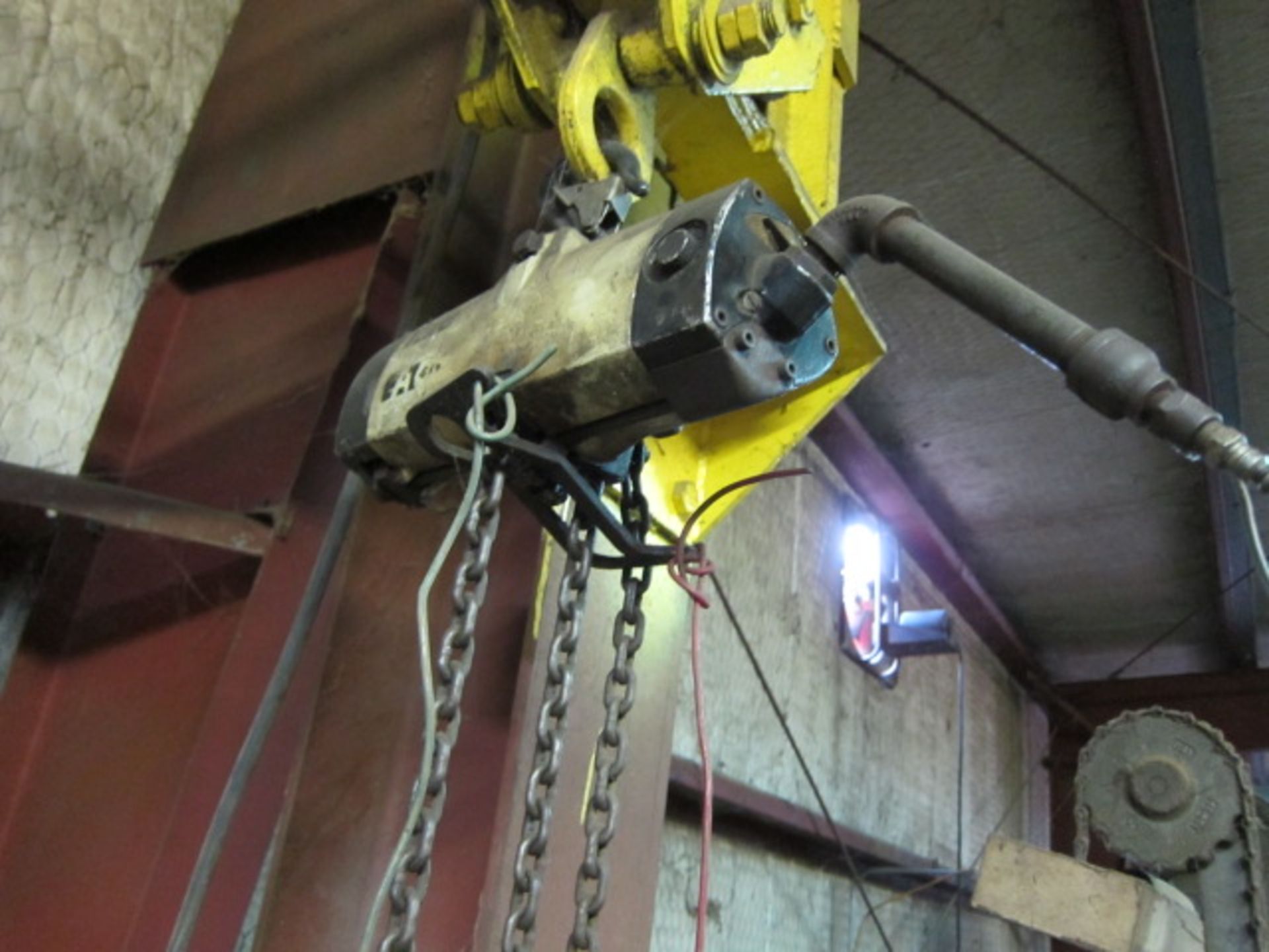 POST MOUNTED JIB CRANE, w/air hoist - Image 2 of 2