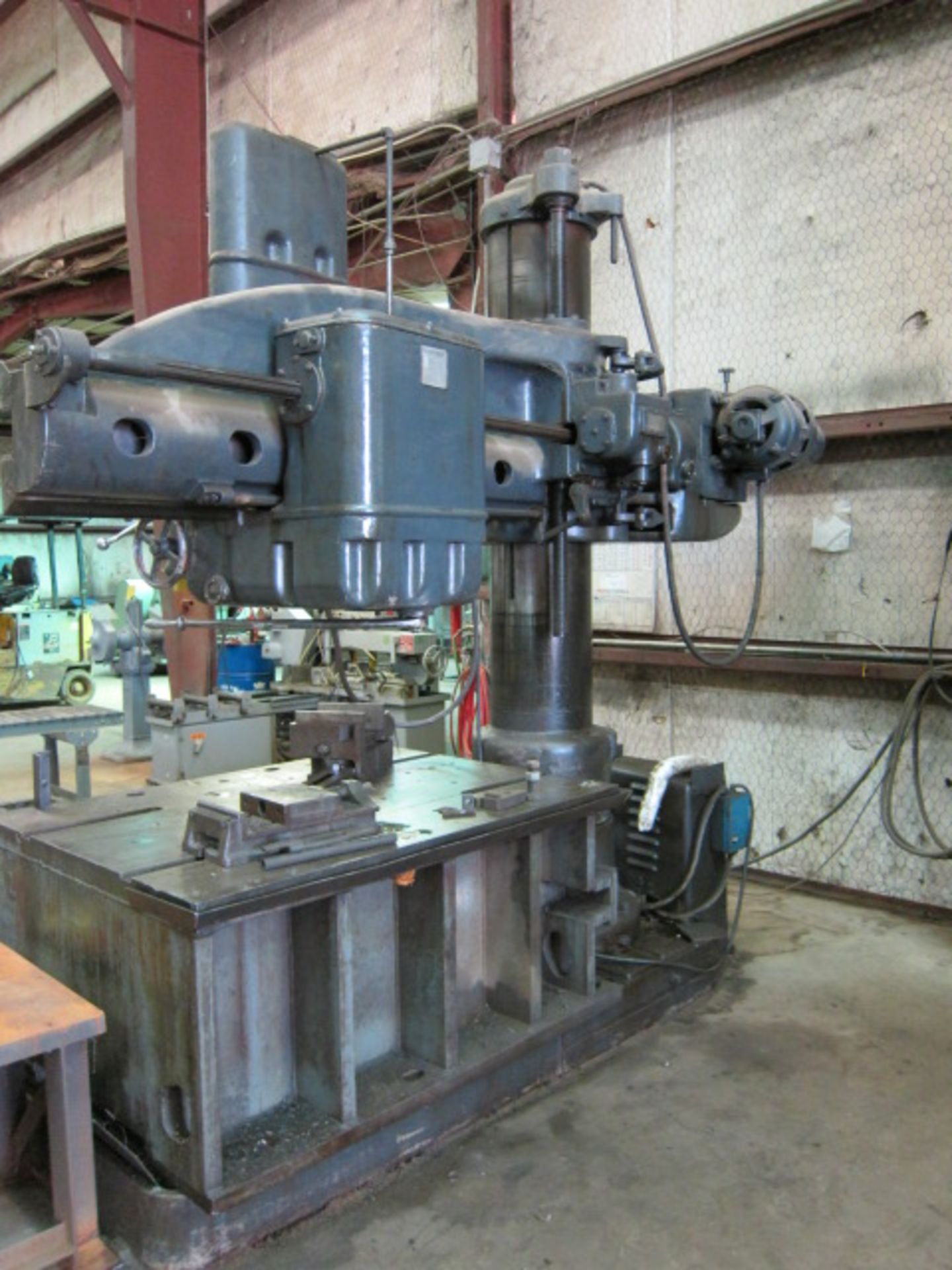 RADIAL ARM DRILL, CARLTON 5' X 15", 44" x 60" fabricated steel table, pwr. clamping & elevation, S/N - Image 5 of 5