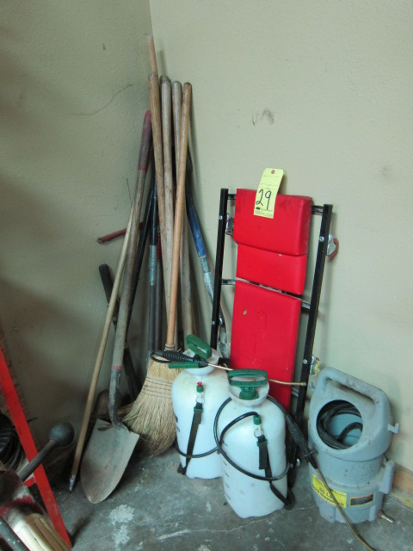 LOT OF TOOLS, assorted (in corner)