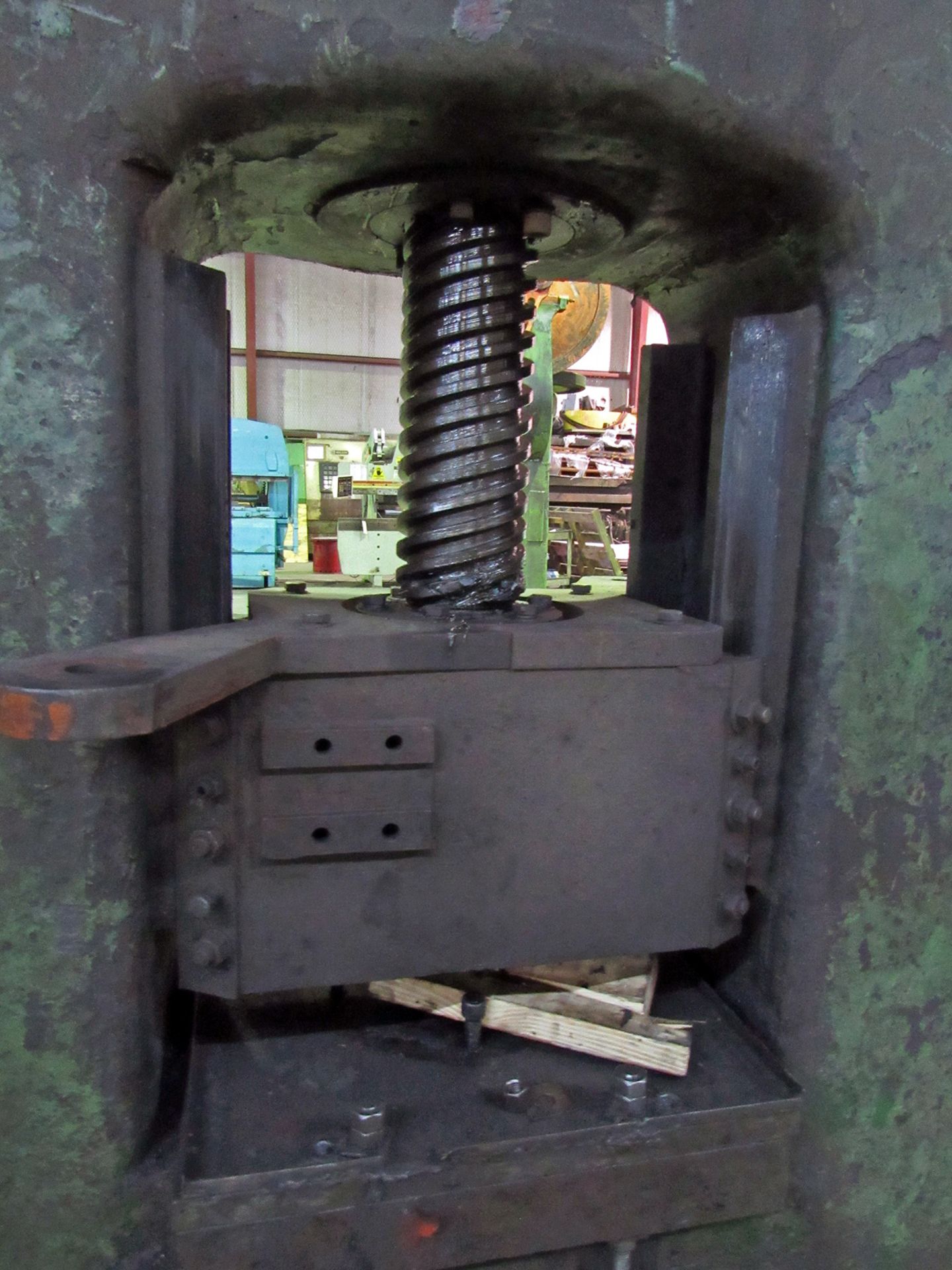 FRICTION SCREW-TYPE FORGING PRESS, GUTMANN, 150 T.,23.5" x 25" bed area, 10" stroke, 16" daylight, - Image 6 of 7