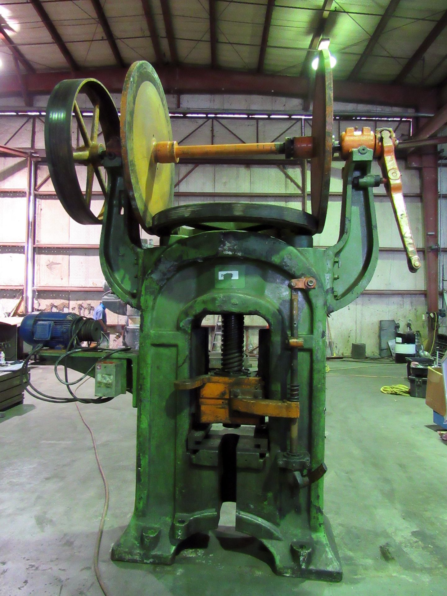 FRICTION SCREW-TYPE FORGING PRESS, GUTMANN, 100 T.,19.75" x 19.75" bed area, 10" stroke, 16"