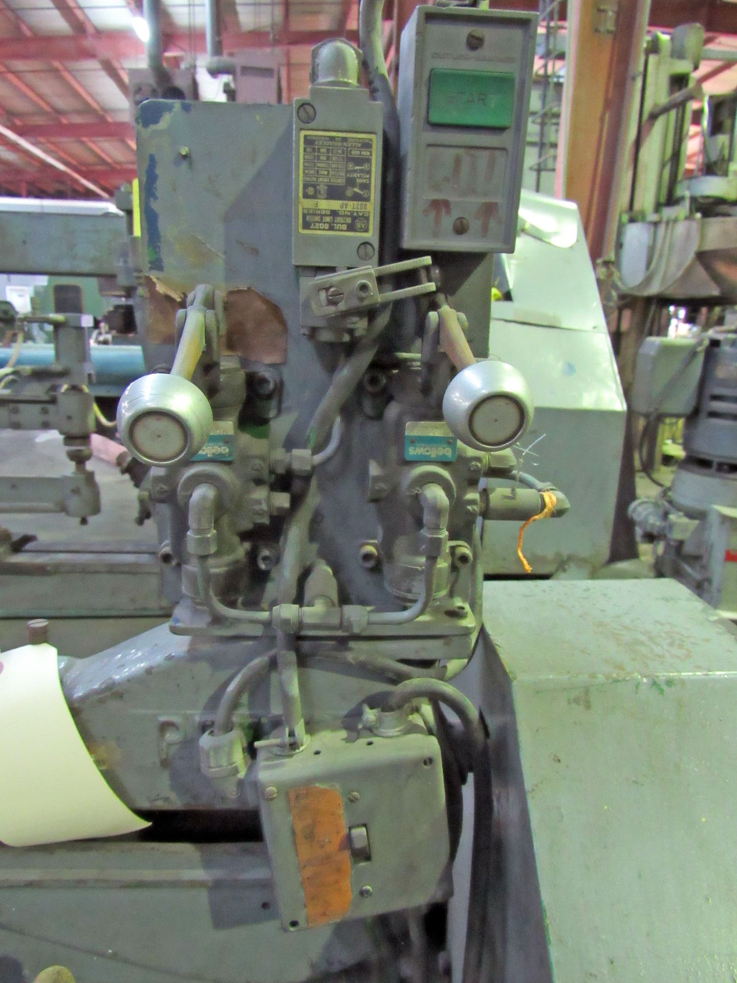 MANUAL CIRCLE SHEAR, PEXTO MDL 298-G, power clamping on outboard, power clamping on feeder, S/N 5-74 - Image 5 of 6