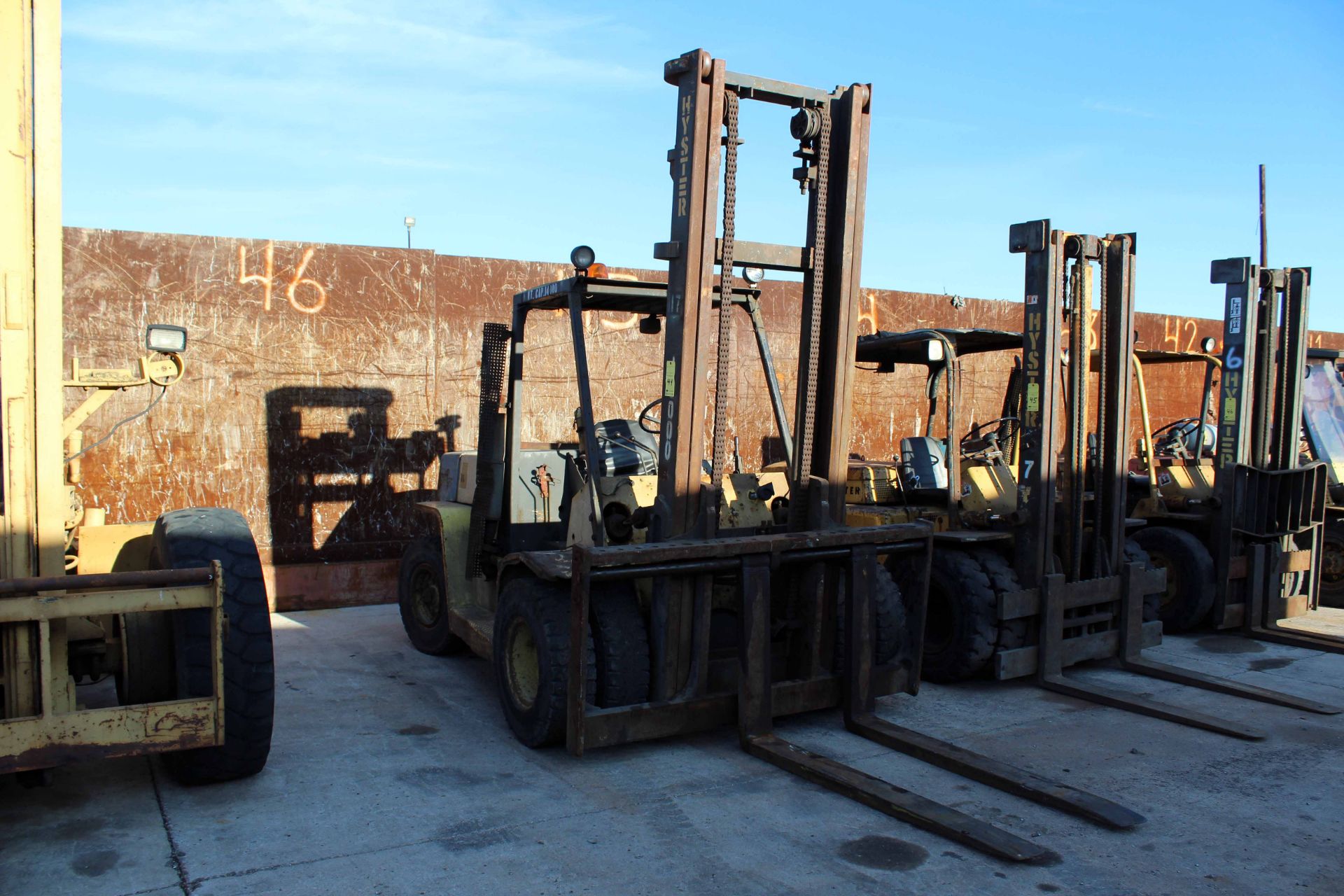 FORKLIFT, HYSTER 15,000 LB. CAP. MDL. H155XL, diesel pwrd., dual front solid rubber tires, S/N - Image 3 of 4